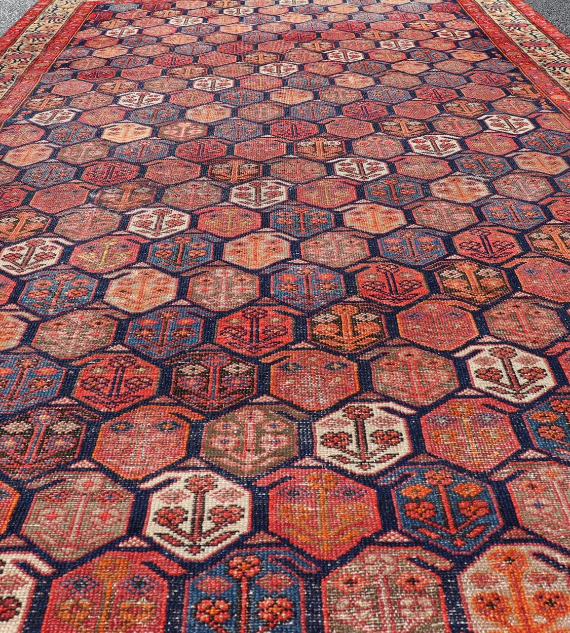 Antique Malayer Rug in Soft Tones in Wool with Sub-Geometric Paisley Design For Sale 6