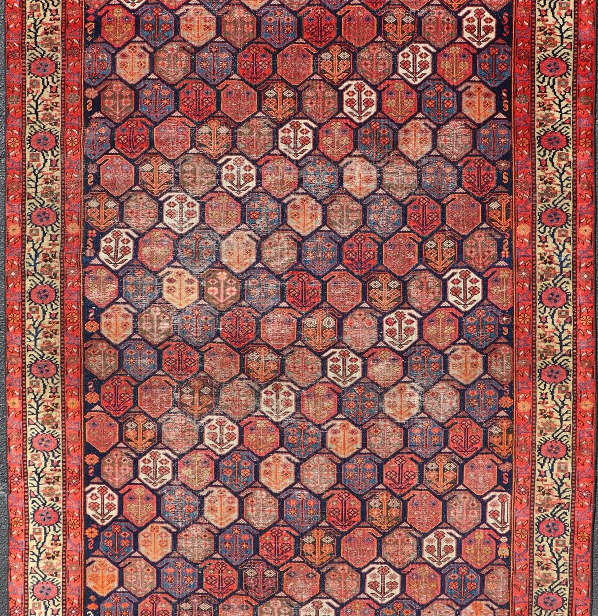 Antique Malayer Rug in Soft Tones in Wool with Sub-Geometric Paisley Design For Sale 1