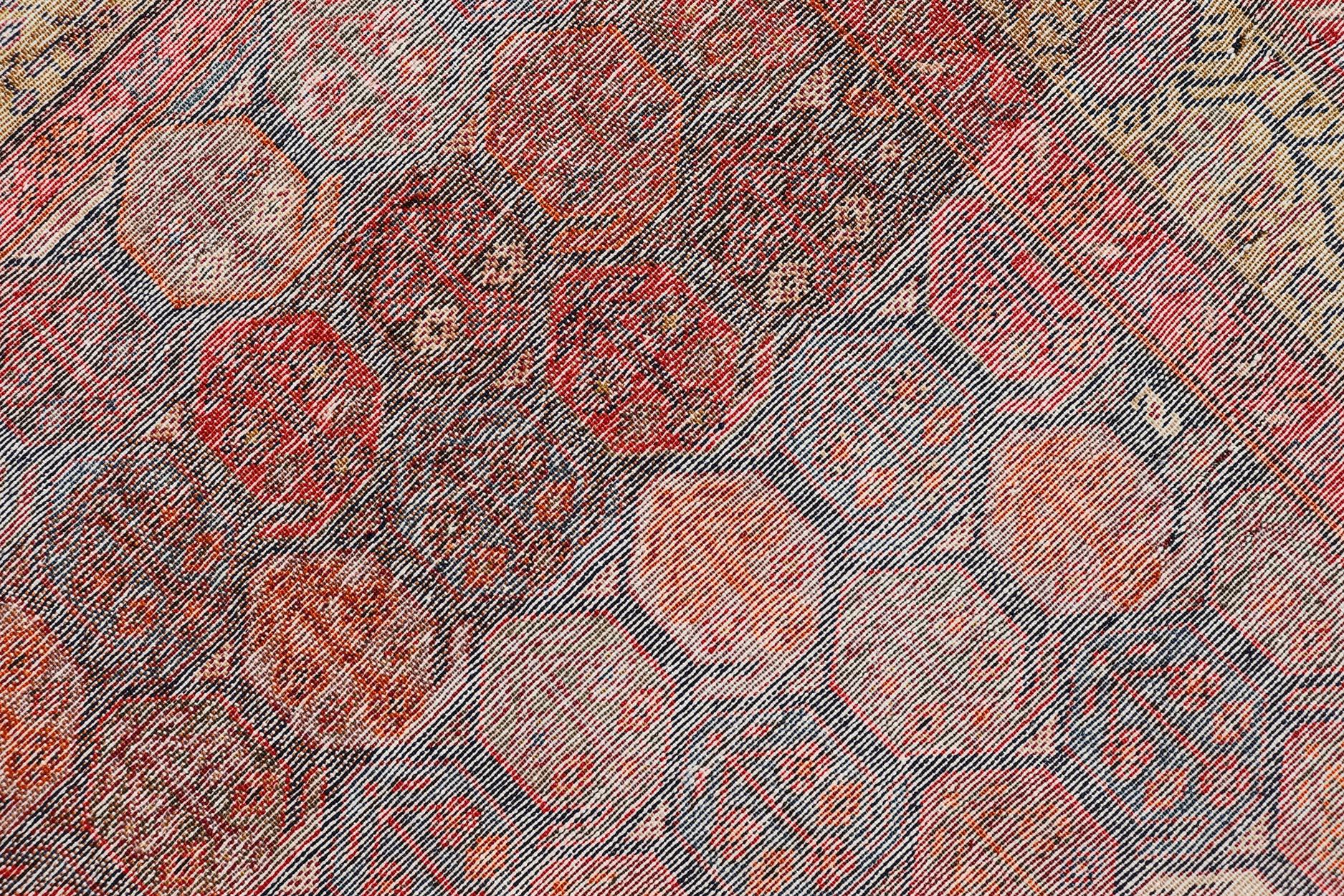 Antique Malayer Rug in Soft Tones in Wool with Sub-Geometric Paisley Design For Sale 3