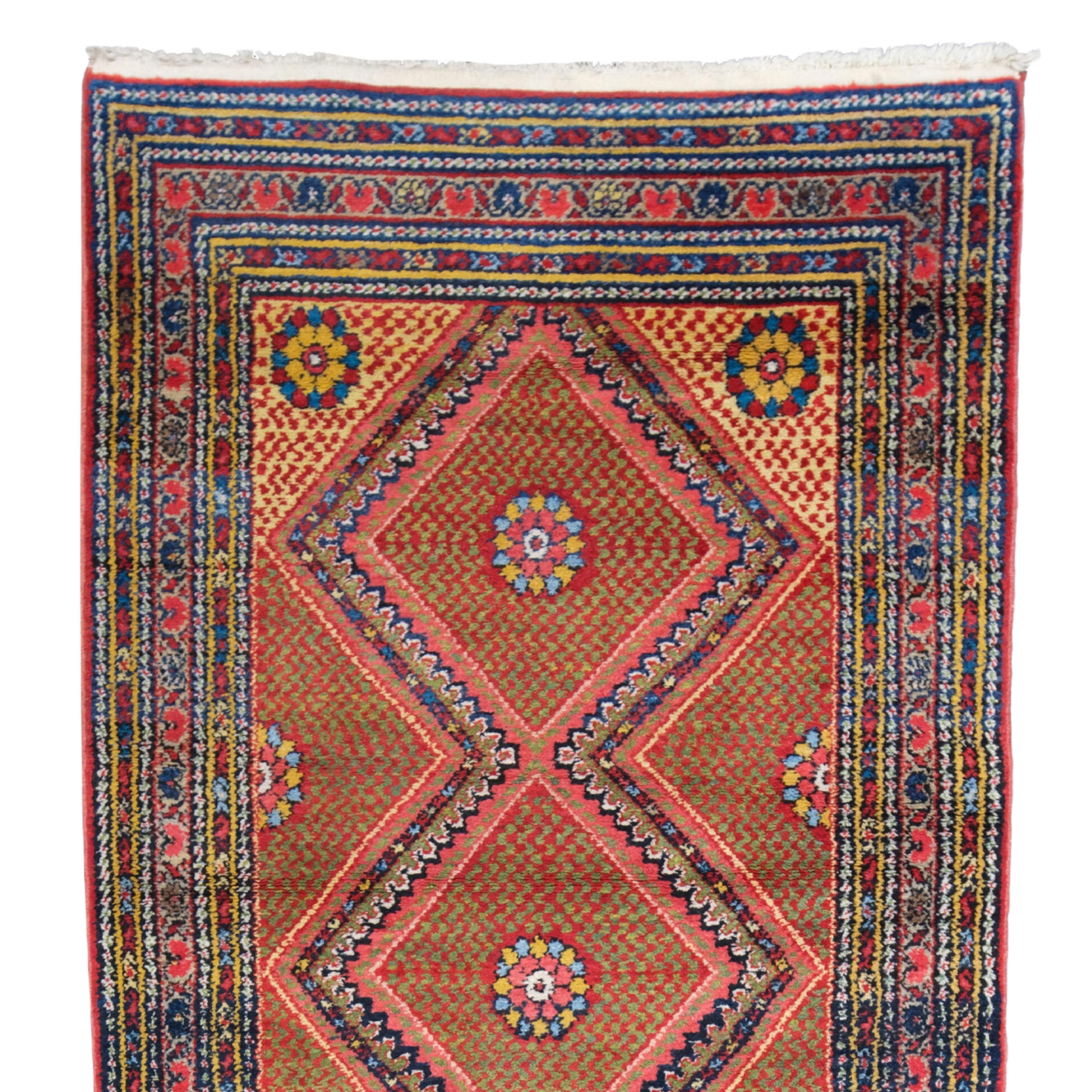 19th Century Malayer Runner
Size: 112x320 cm

This impressive 19th century Malayer Tapestry is a masterpiece reflecting the elegant and sophisticated craftsmanship of a historic period.

Rich Patterns: The carpet is decorated with intricate floral