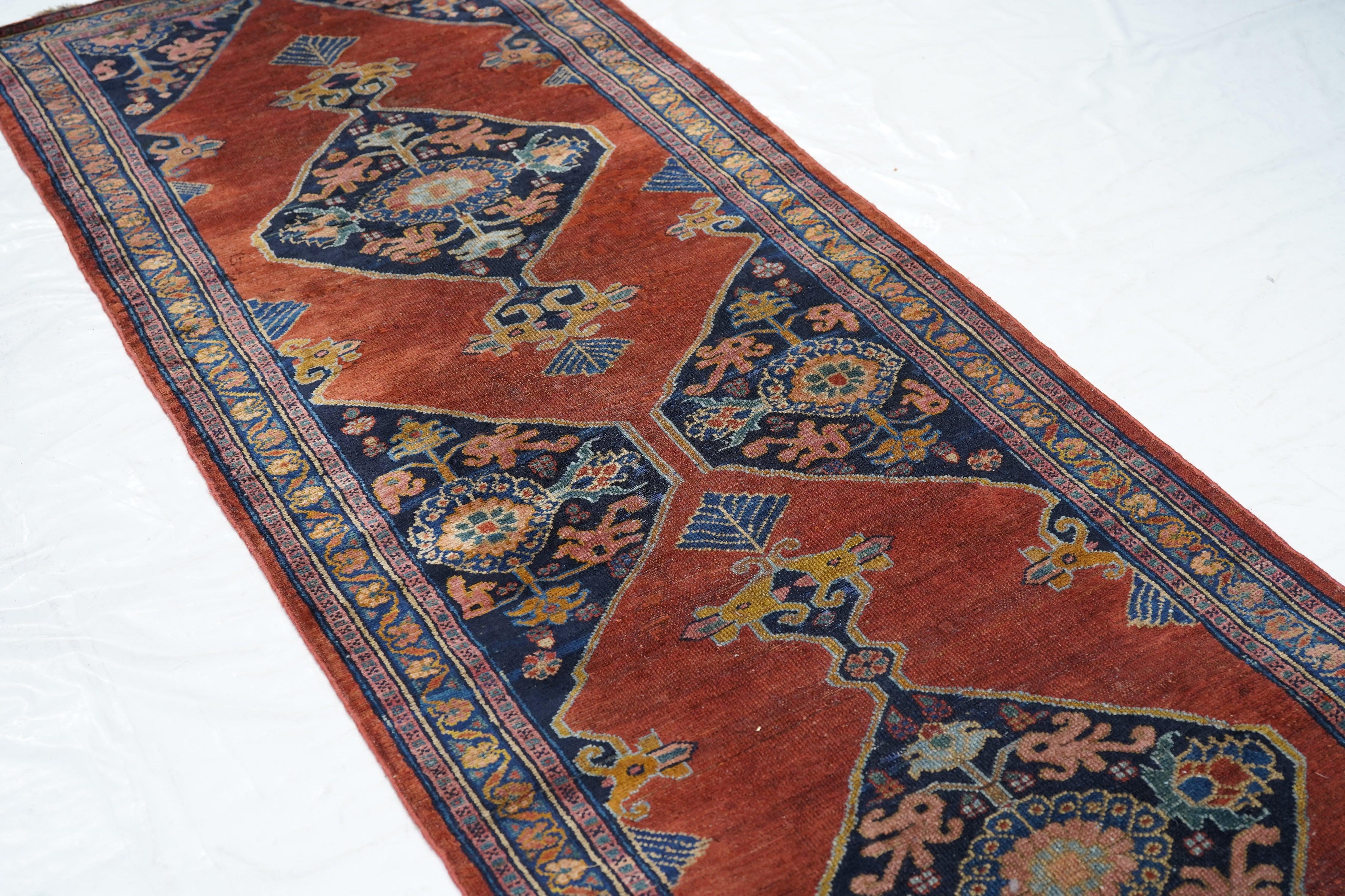 Antiker Malayer-Läufer 2'10'' x 13'0'' im Angebot 1