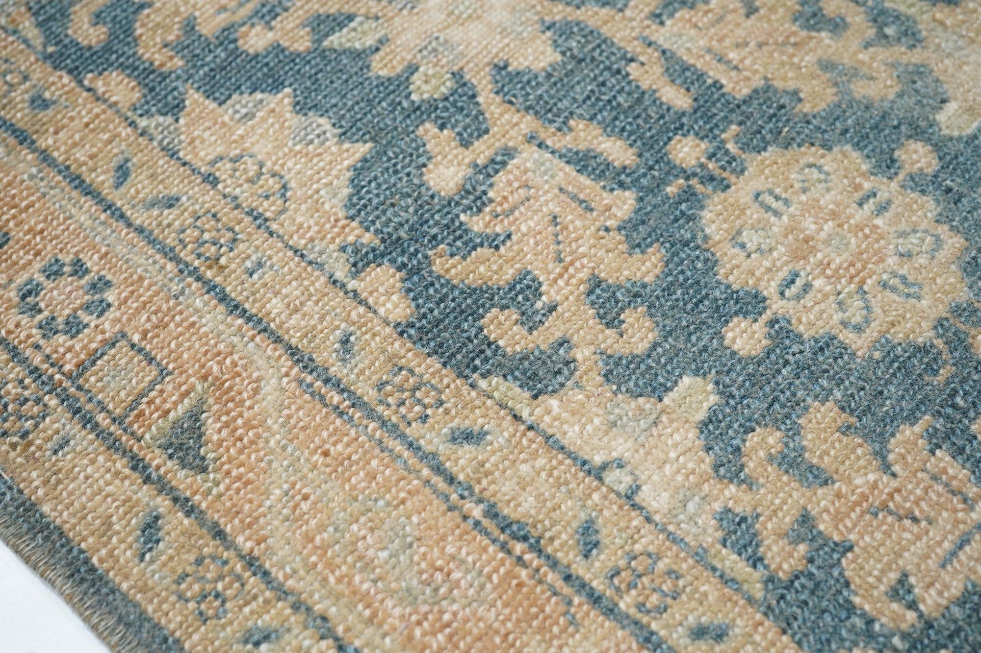 Antiker Malayer-Läufer 2'9'' x 12'10'' im Zustand „Gut“ im Angebot in New York, NY