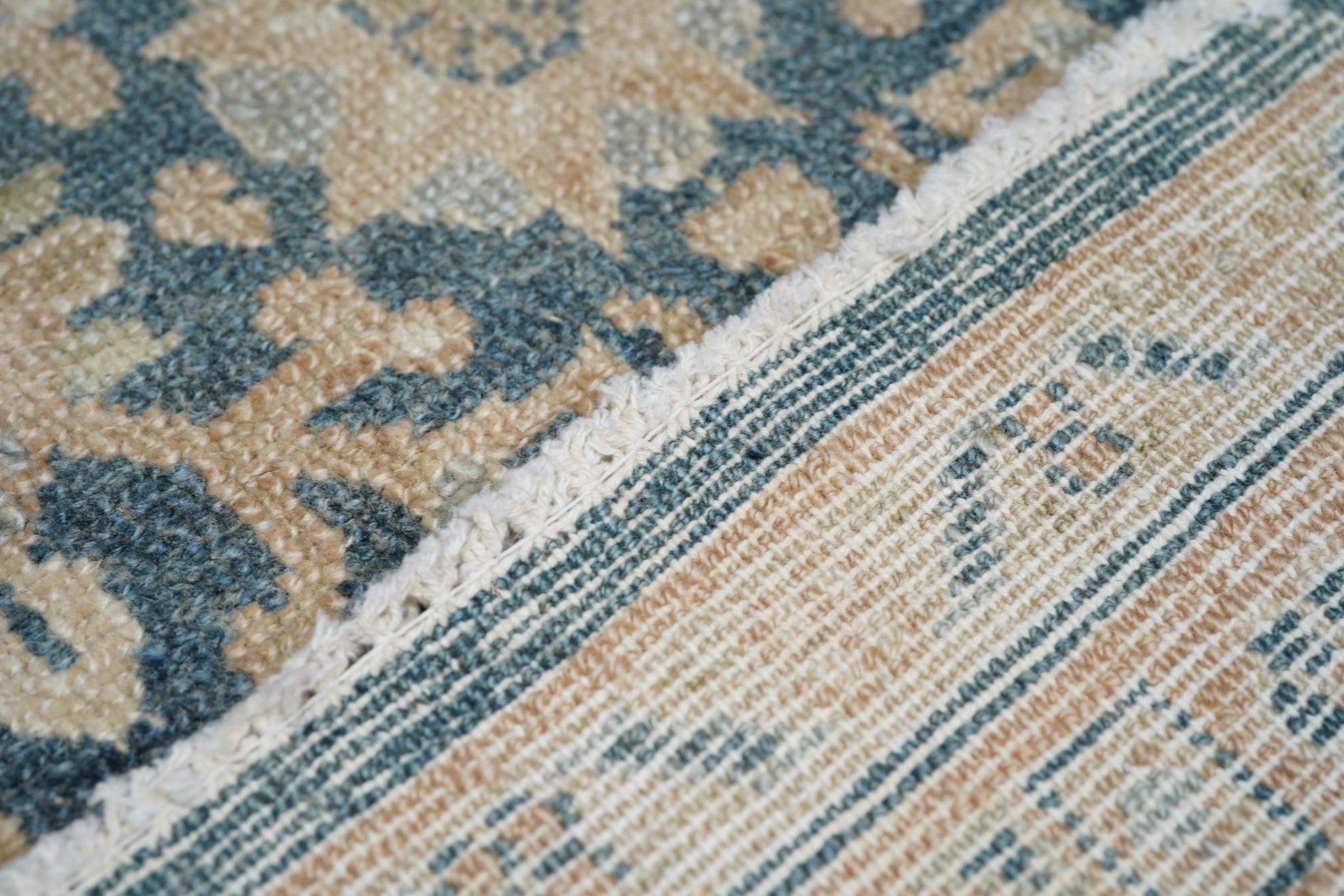 Antiker Malayer-Läufer 2'9'' x 12'10'' im Angebot 2
