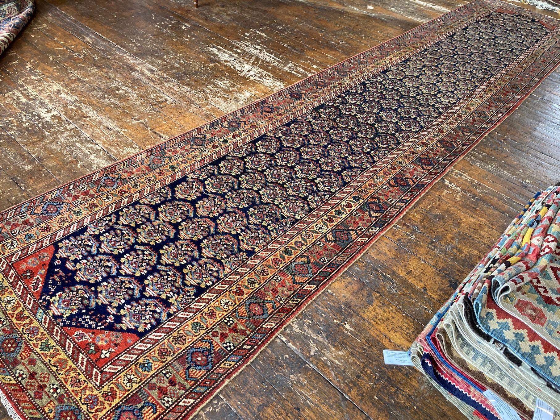 Antiker Malayer-Läufer, 4,96 m x 1,10 m (Frühes 20. Jahrhundert) im Angebot