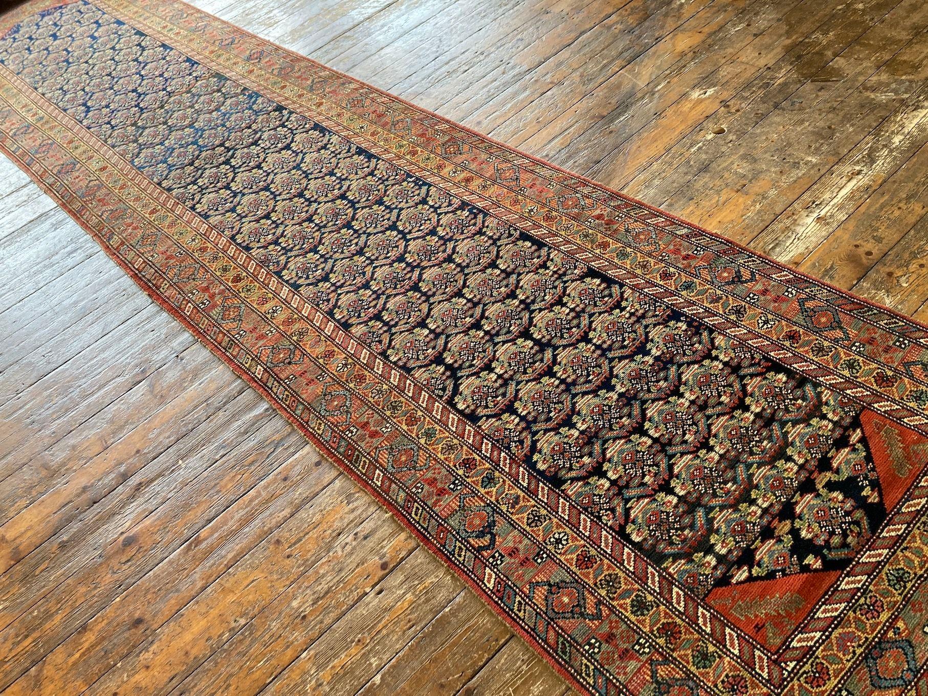 Antiker Malayer-Läufer, 4,96 m x 1,10 m (Wolle) im Angebot