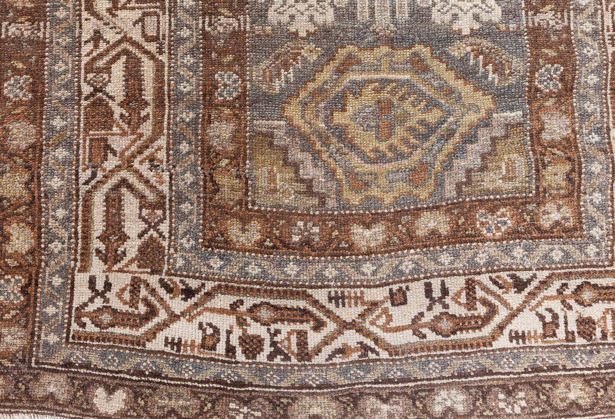 XX secolo Antico runner Malayer Doris Leslie Blau in vendita