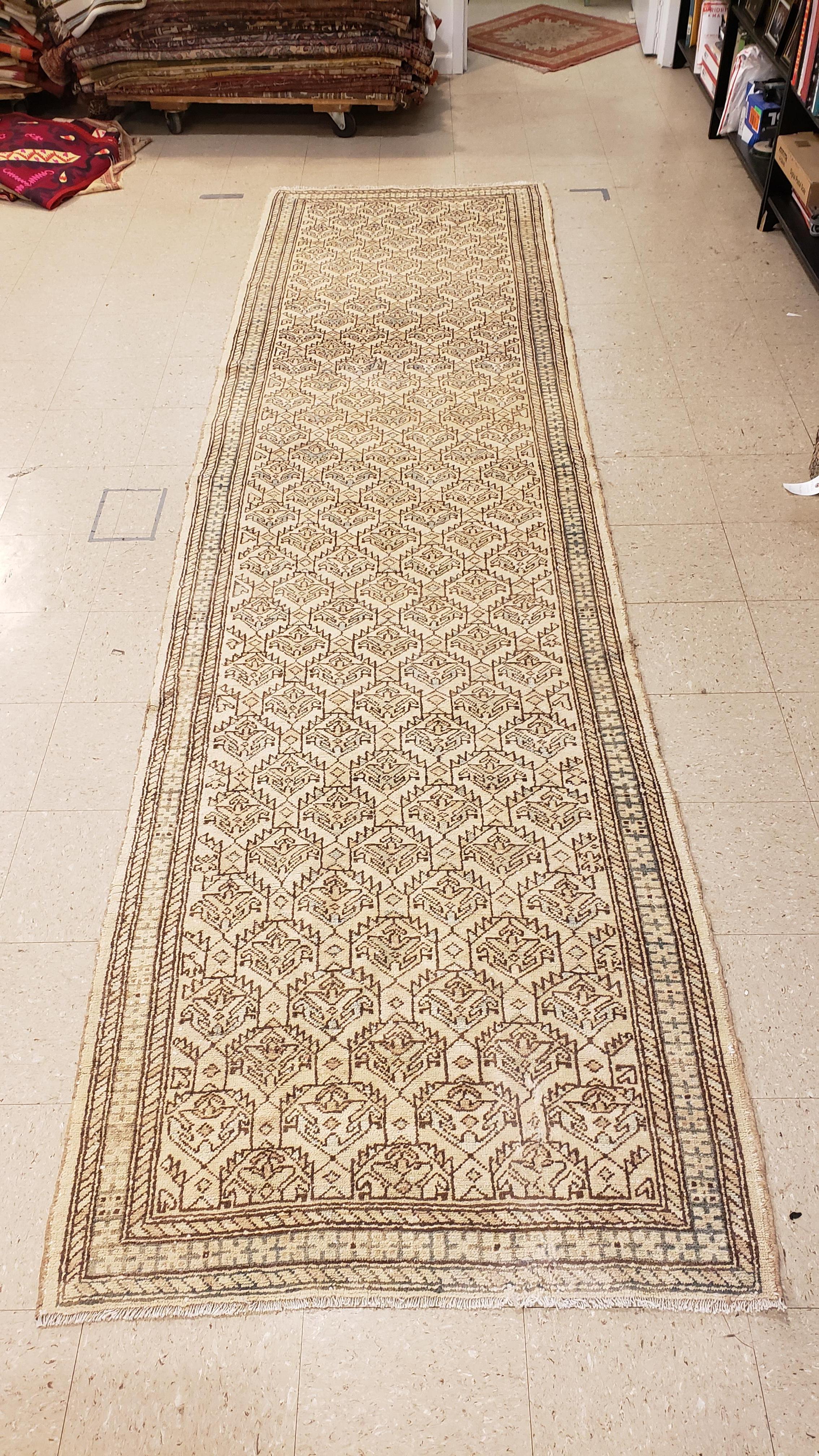 Antiker Malayer-Läufer, handgefertigter orientalischer Teppich, elfenbeinfarben, grau, taupe, Goyard-Muster im Angebot 1