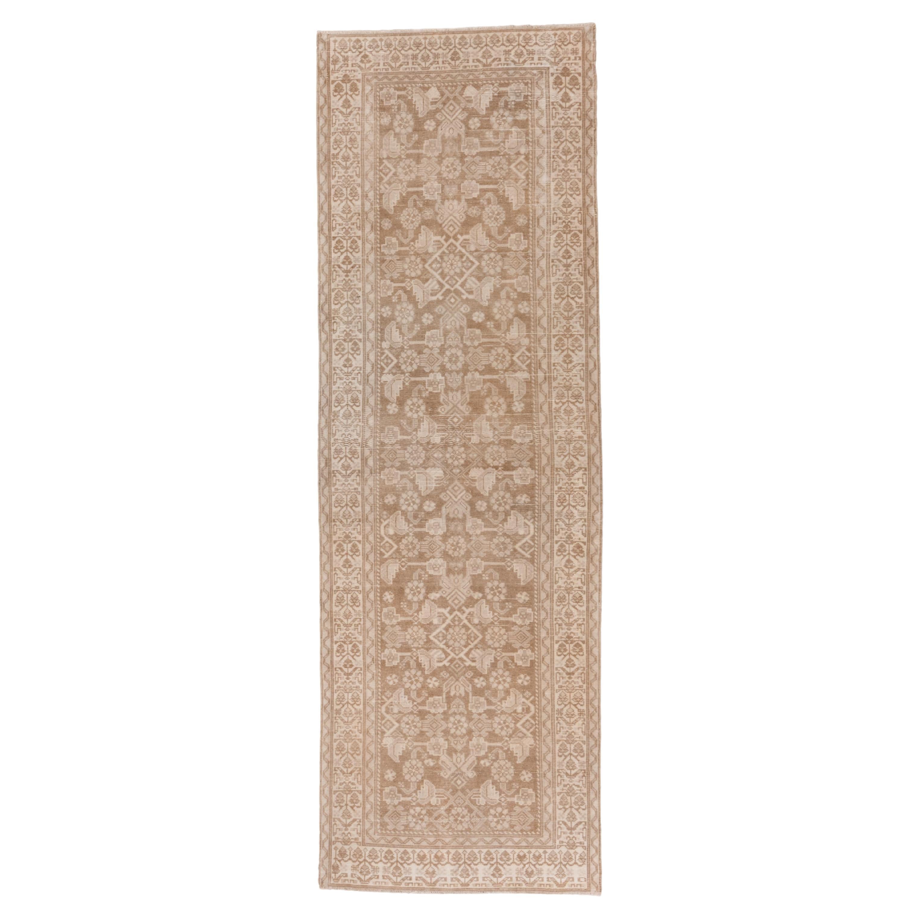 Antiker Malayer Läufer - Weiches, sandfarbenes, florales Gitterdesign im Angebot