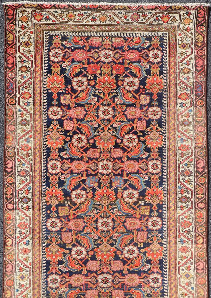 Traves de Mesa Malayer Antiguo con Diseño Herati Integral y Hermosos Colores Persa en venta
