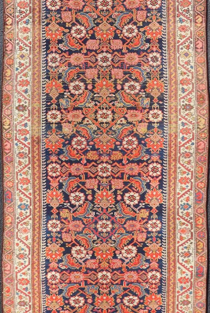 Traves de Mesa Malayer Antiguo con Diseño Herati Integral y Hermosos Colores Anudado a mano en venta
