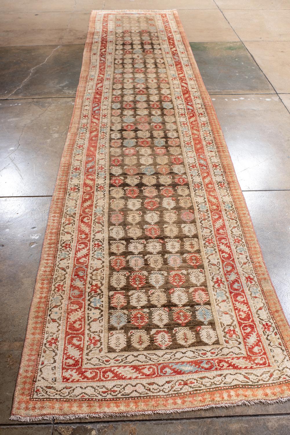 Persiano Antico runner Malayer con Charme Antiques floreale in vendita