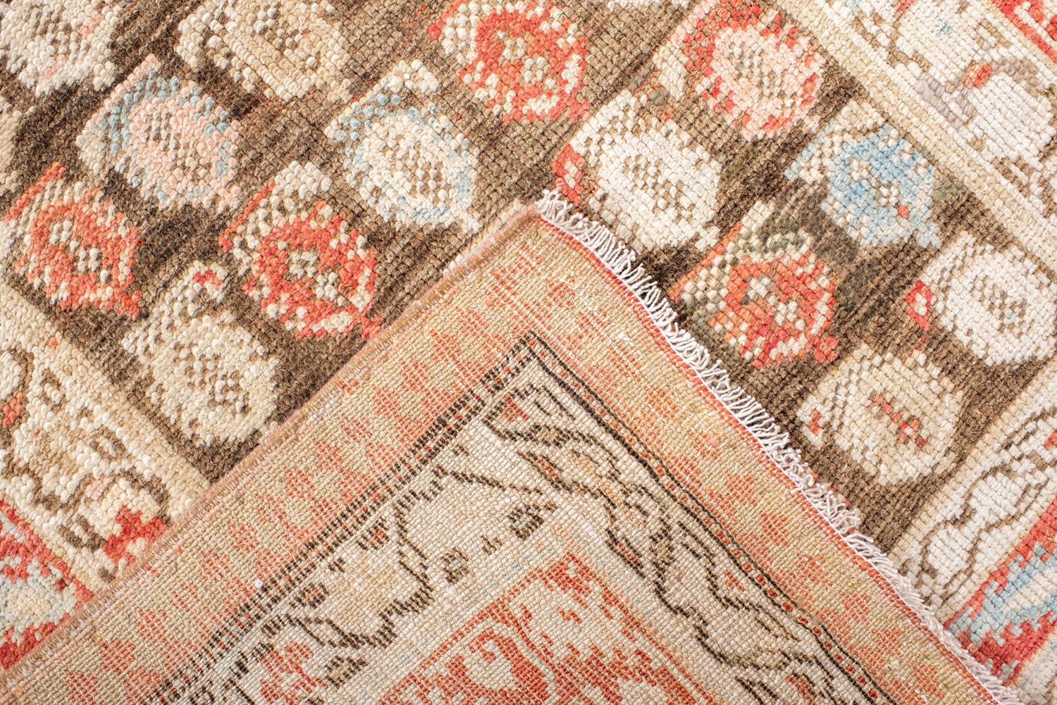 XX secolo Antico runner Malayer con Charme Antiques floreale in vendita