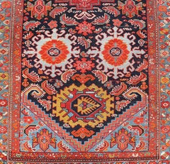 Traves de Mesa Malayer Antiguo con Diseño de Medallón Tribal en Tonos Joya 3'3 x 10'8
