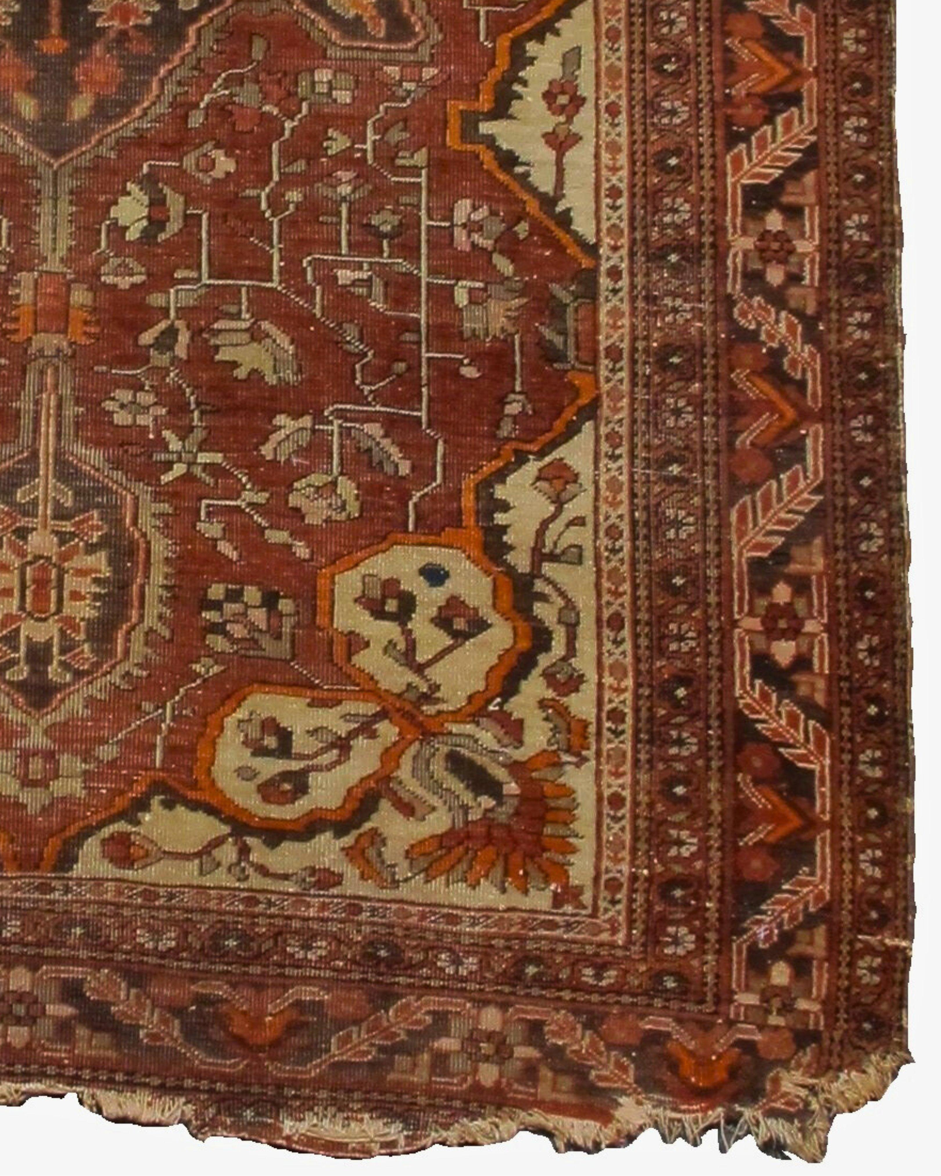 Antiker Malayer Sarouk-Teppich, frühes 20. Jahrhundert im Zustand „Gut“ im Angebot in San Francisco, CA