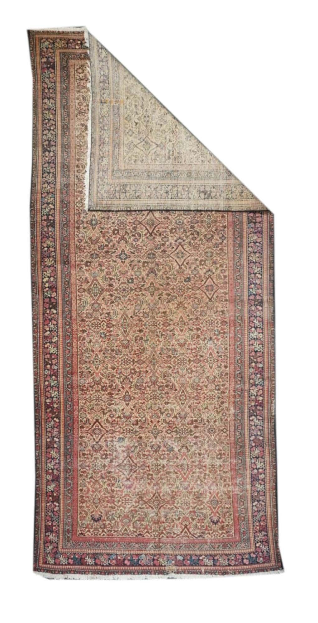 Tapis ancien Malayer Shabby Chic 5'9'' x 12'9''. Une grande ville de la région de tissage du Grand Hamadan, spécialisée dans la fabrication d'étendoirs à tissage simple, de pièces, de tapis de galerie, de tapis longs et de chemins de roulement