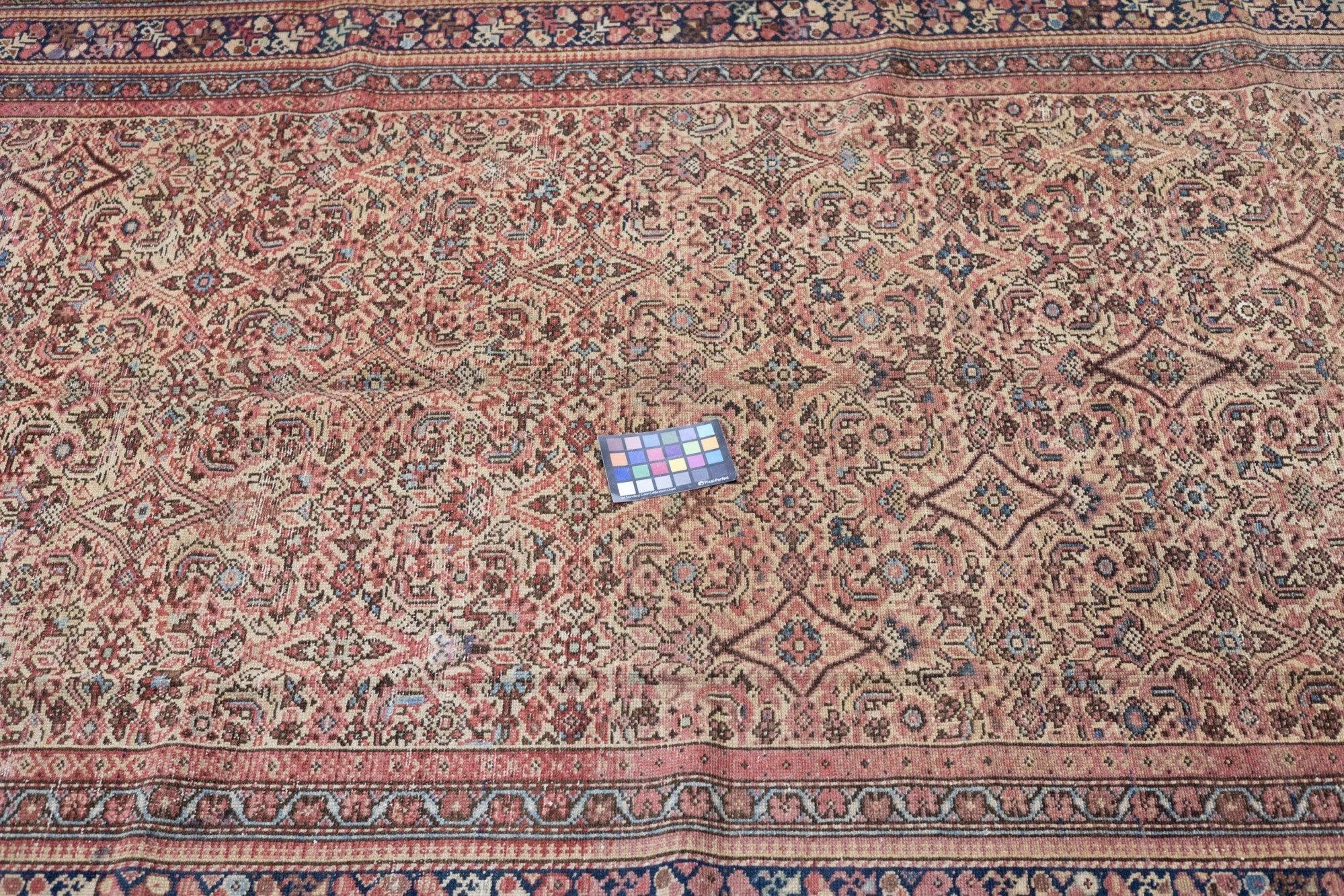 Tapis antique Malayer Shabby Chic 5'9'' x 12'9'' Bon état - En vente à New York, NY