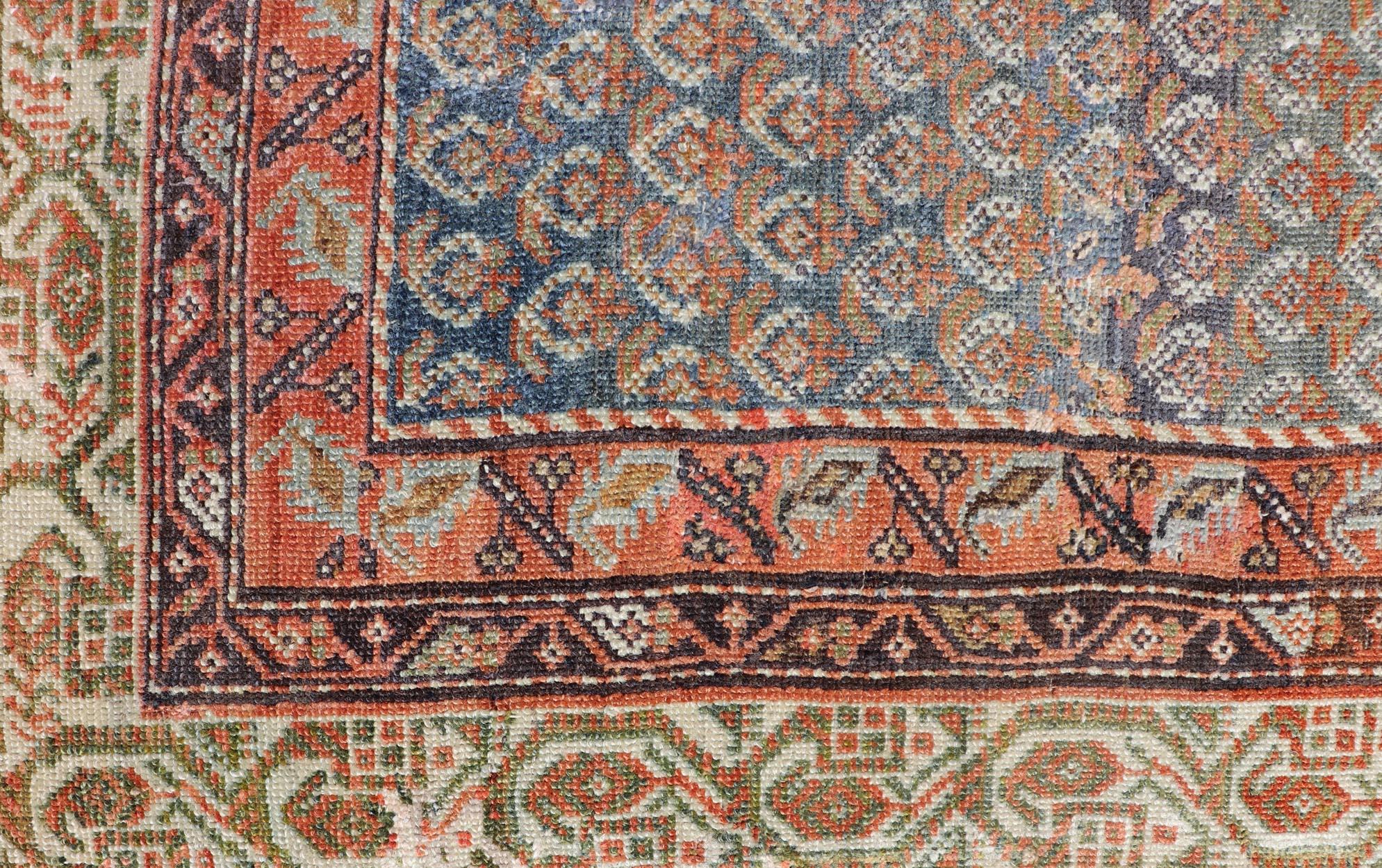 20ième siècle Malayer ancien avec motif cachemire sur un terrain bleu 3'5