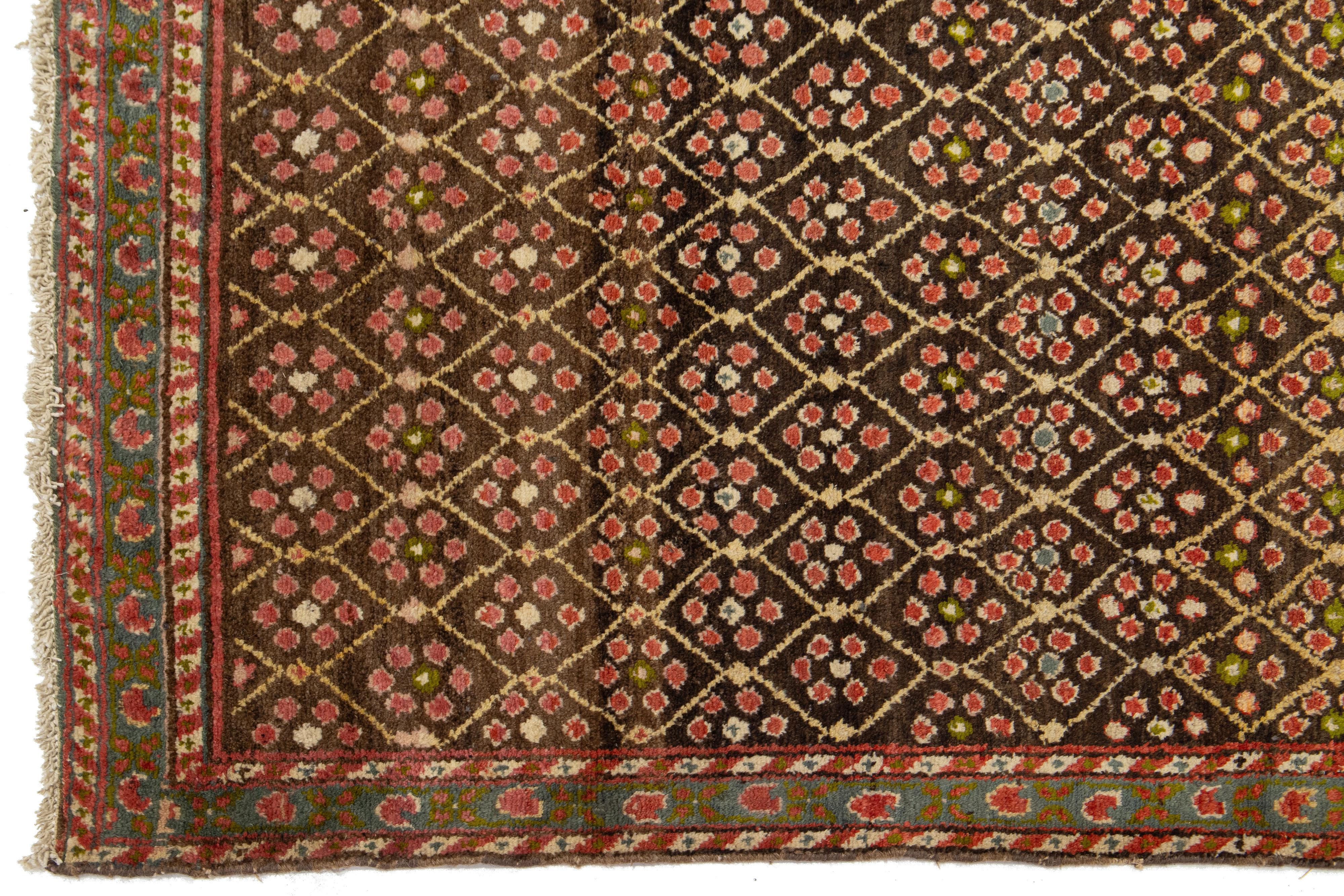 Antike Malayer Wolle Läufer handgefertigt in Brown mit floralen Mustern (Islamisch) im Angebot