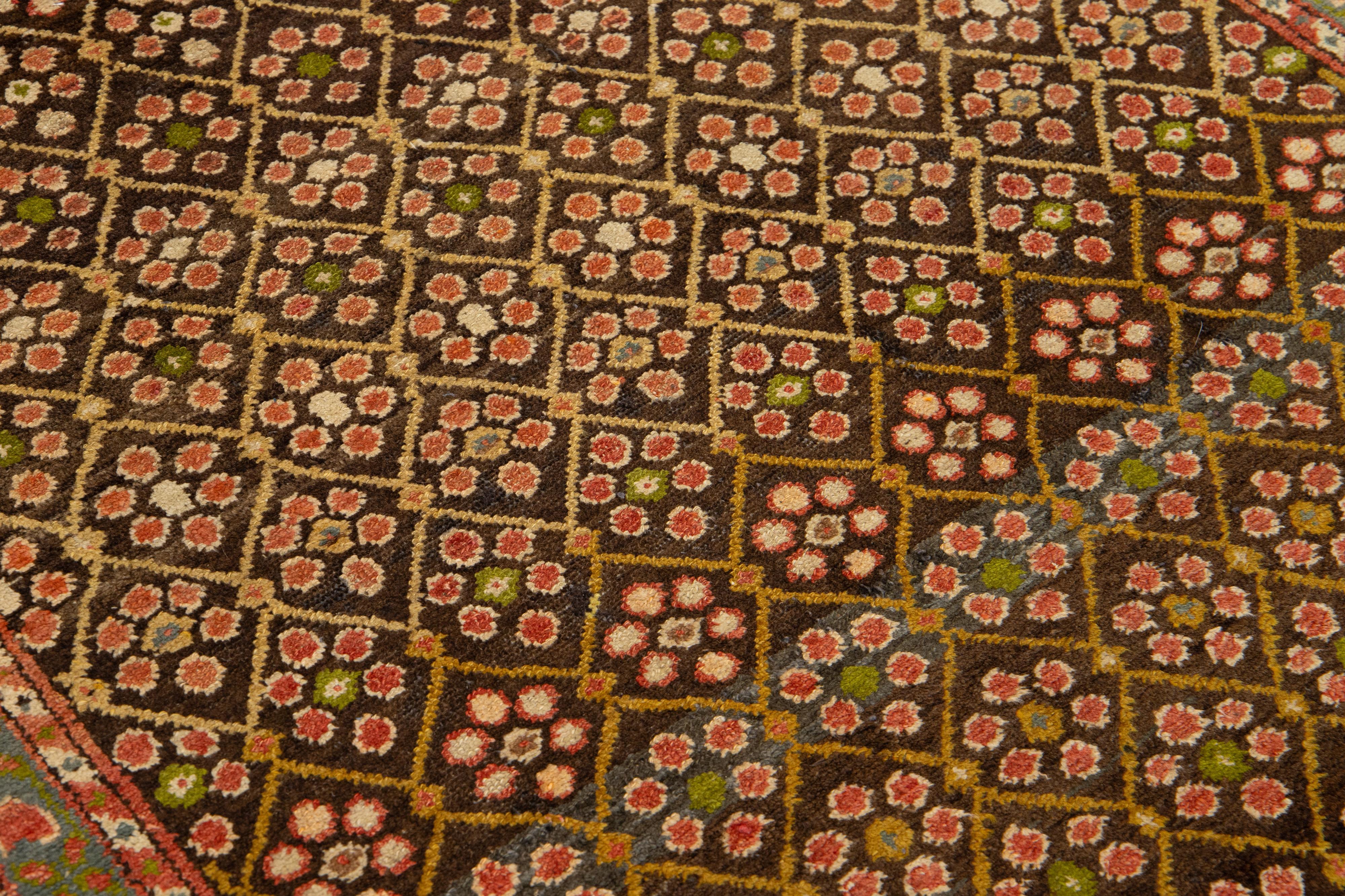 Antike Malayer Wolle Läufer handgefertigt in Brown mit floralen Mustern (Handgeknüpft) im Angebot