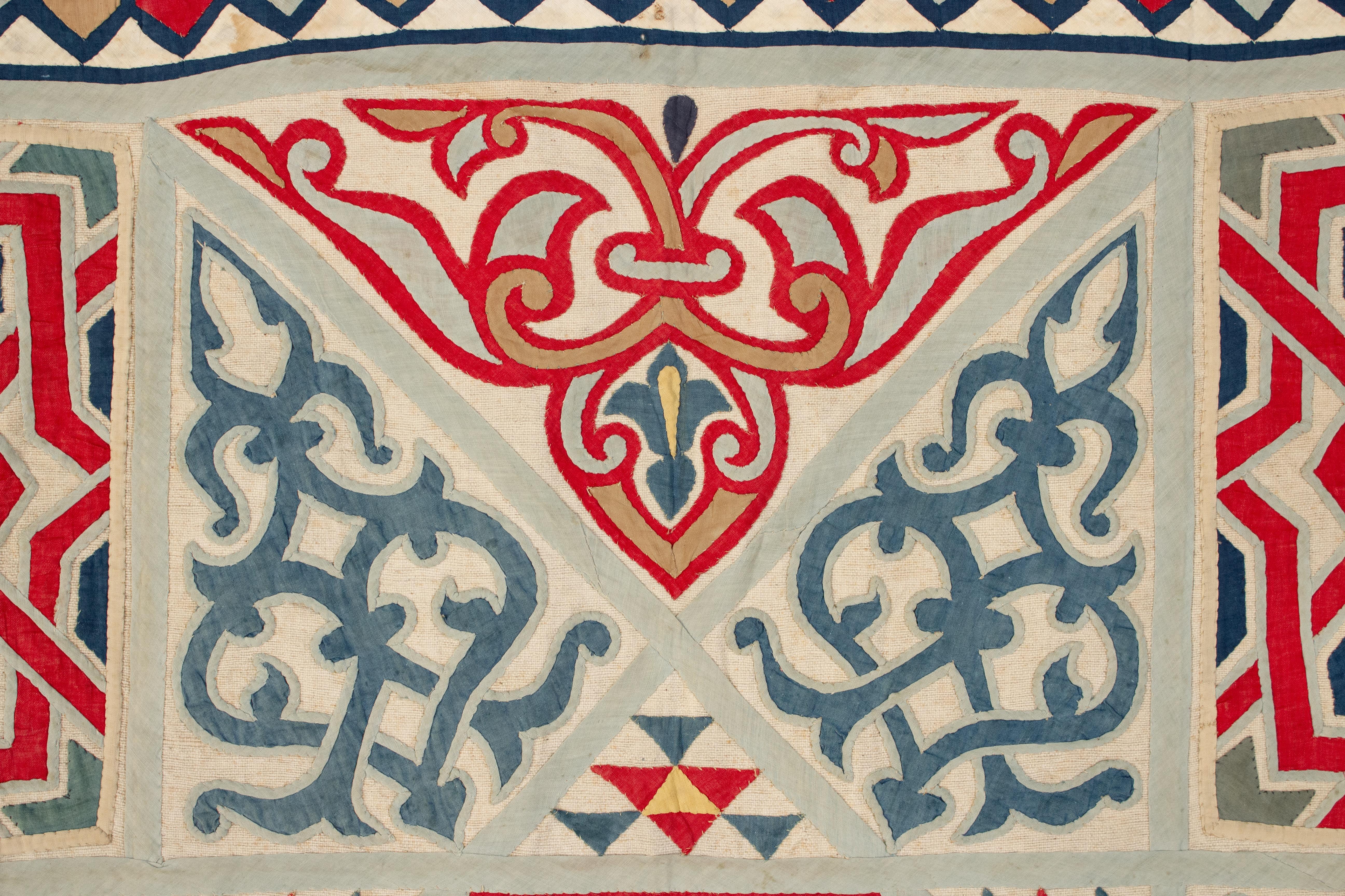 Antique Mamluk Revival Egyptian Khedival Khayamiya Cotton Appliquè Hanging In Good Condition For Sale In Milan, IT