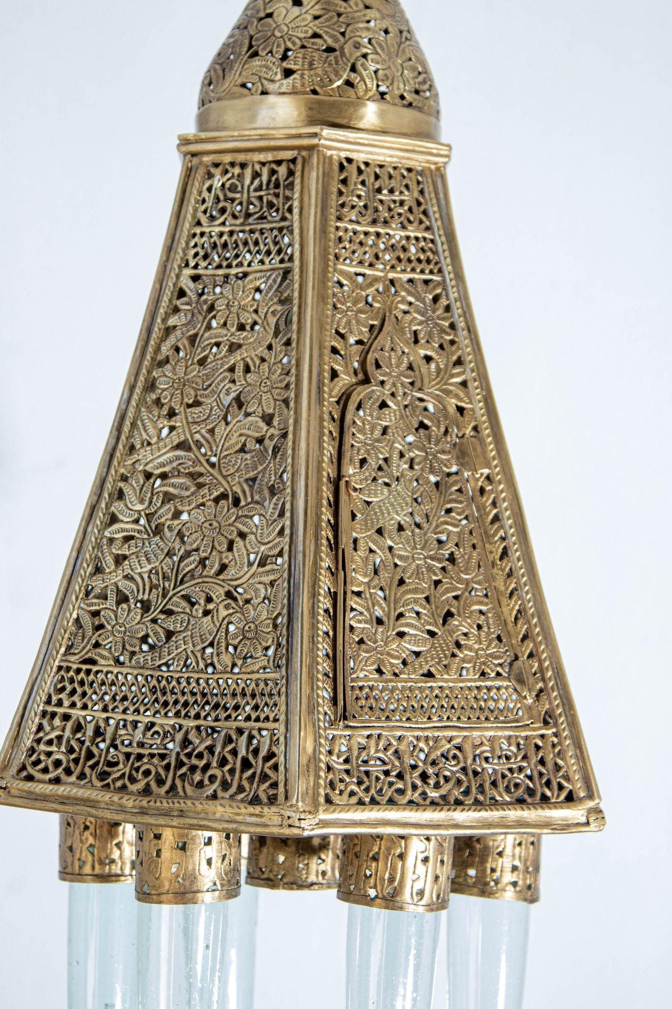 Lámpara colgante hexagonal antigua mameluca turca de latón perforado siglo XIX en venta