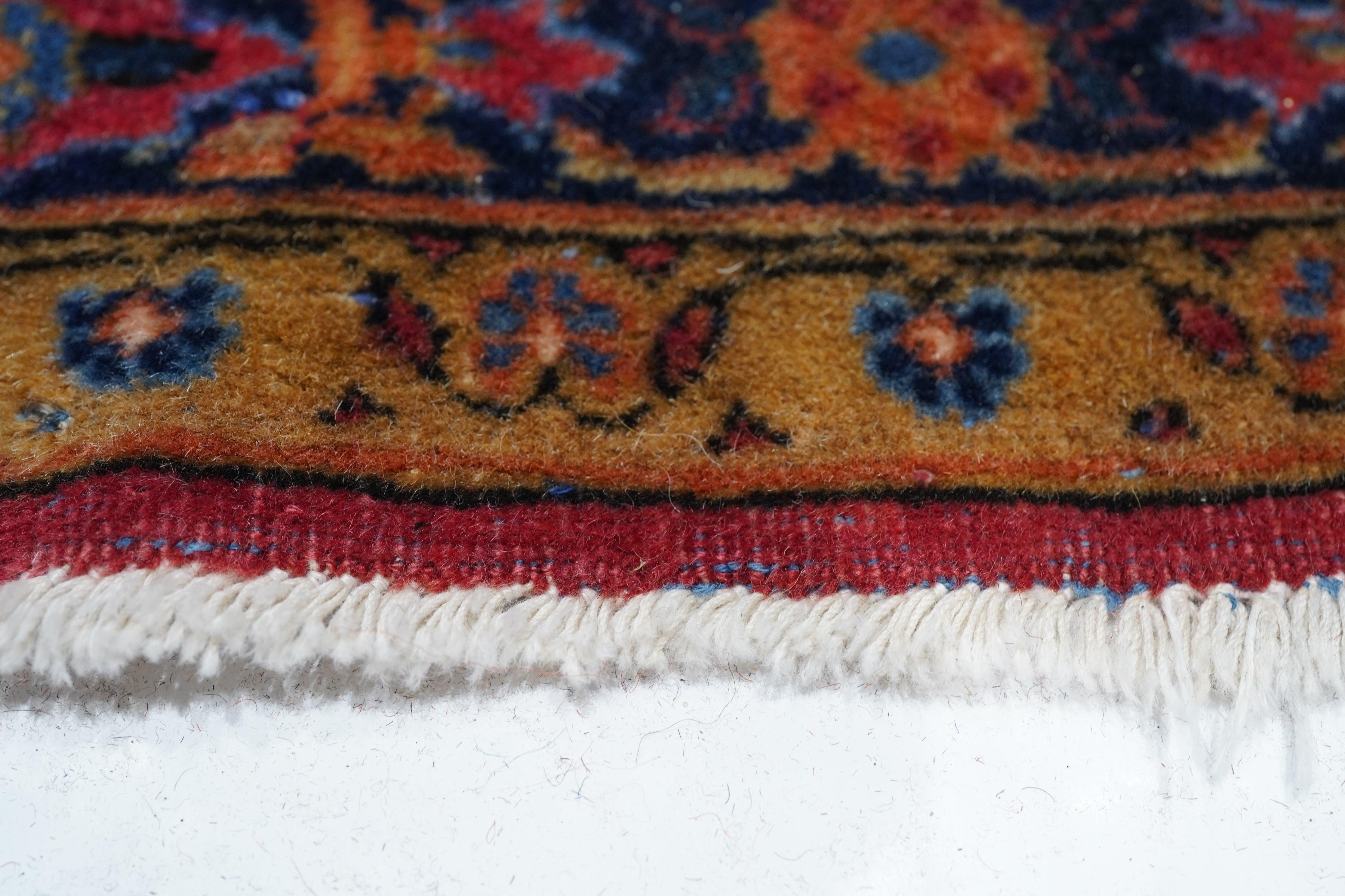 Noué à la main Tapis de couloir Kashan en laine Manchester antique 1'10'' x 9'11'' en vente