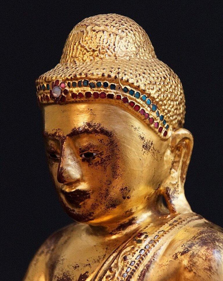 Antique Mandalay Buddha from Burma For Sale 4