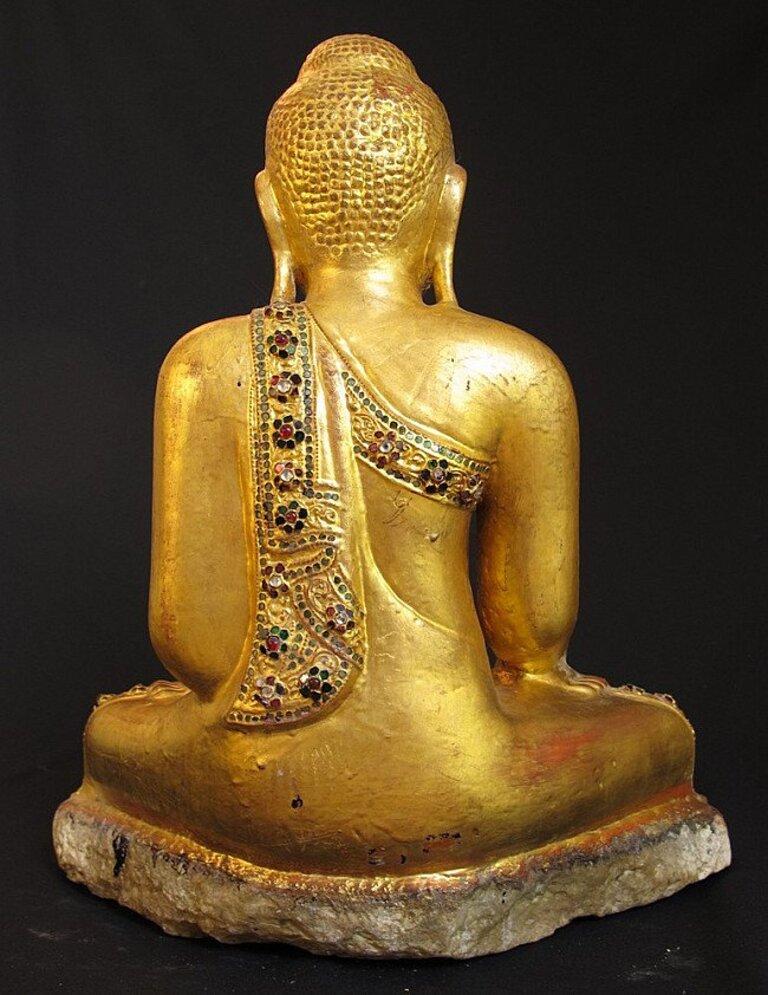 Antique Mandalay Buddha from Burma In Good Condition For Sale In DEVENTER, NL