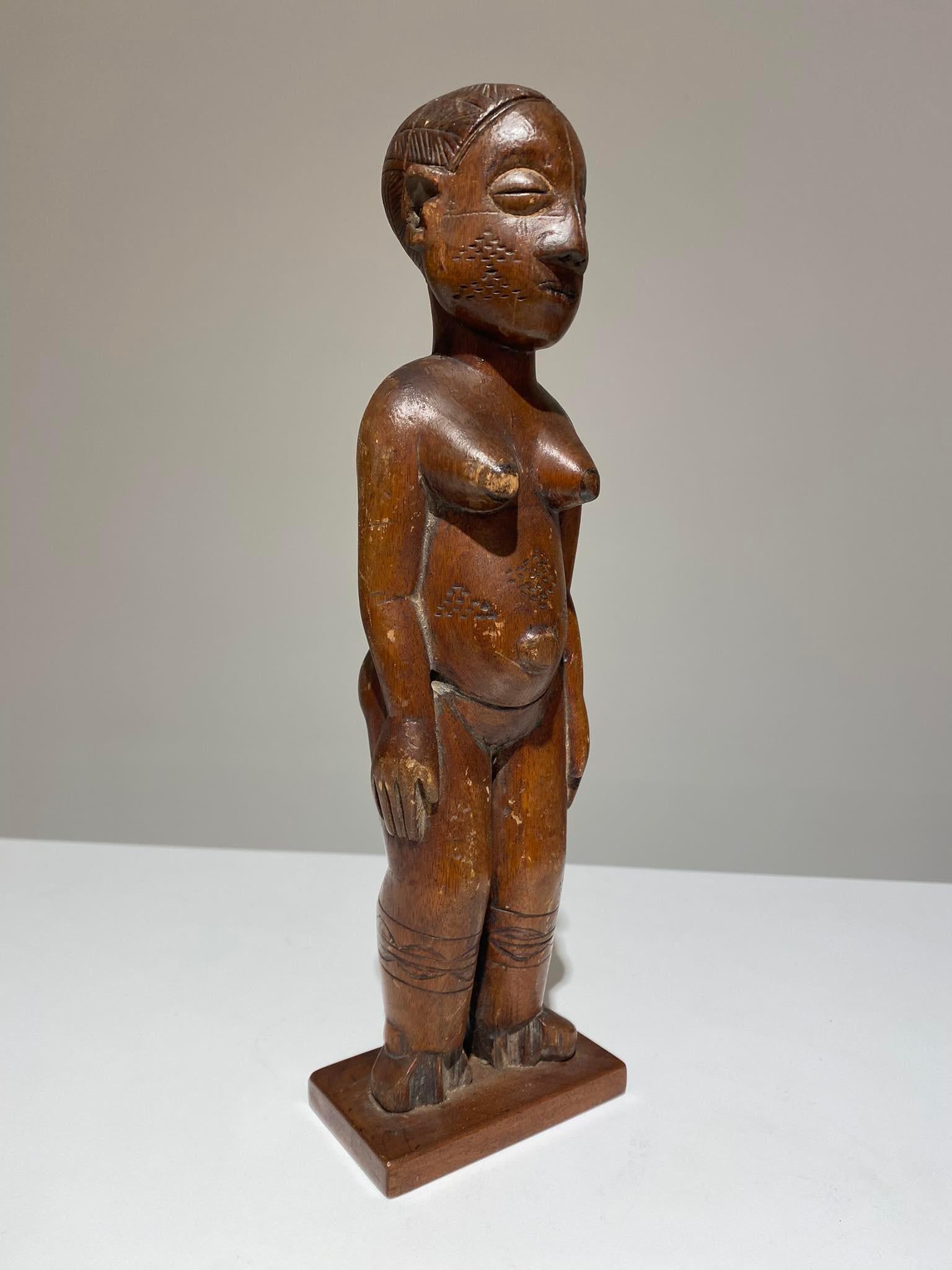 Antique Mangbetu tribe female Statue - DR Congo Region Uele - 19th century For Sale 4