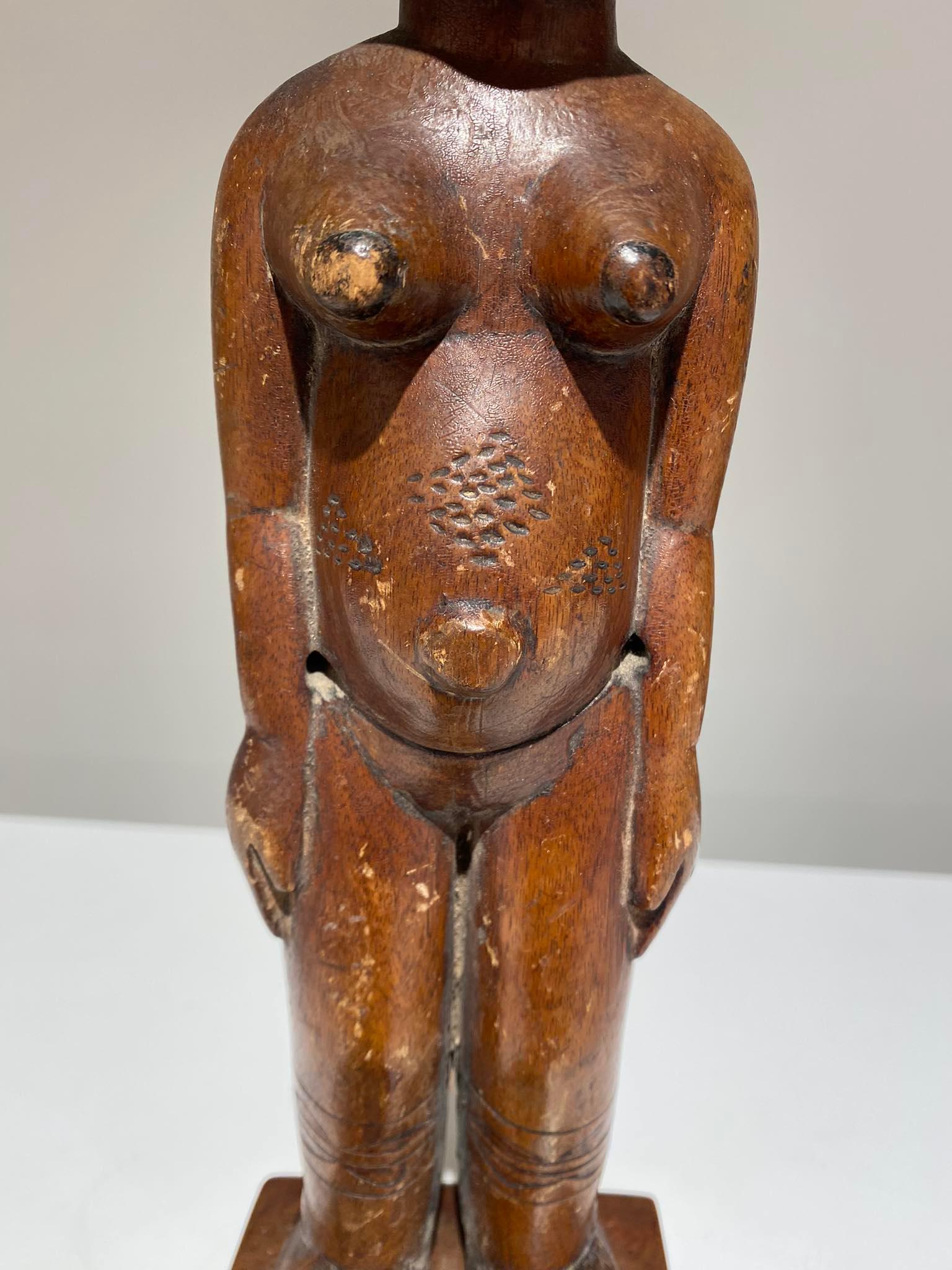 Antique Mangbetu tribe female Statue - DR Congo Region Uele - 19th century For Sale 5