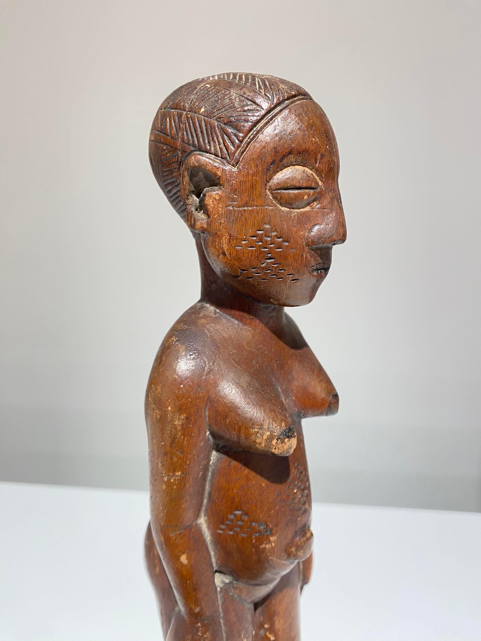 Antique Mangbetu tribe female Statue - DR Congo Region Uele - 19th century For Sale 2