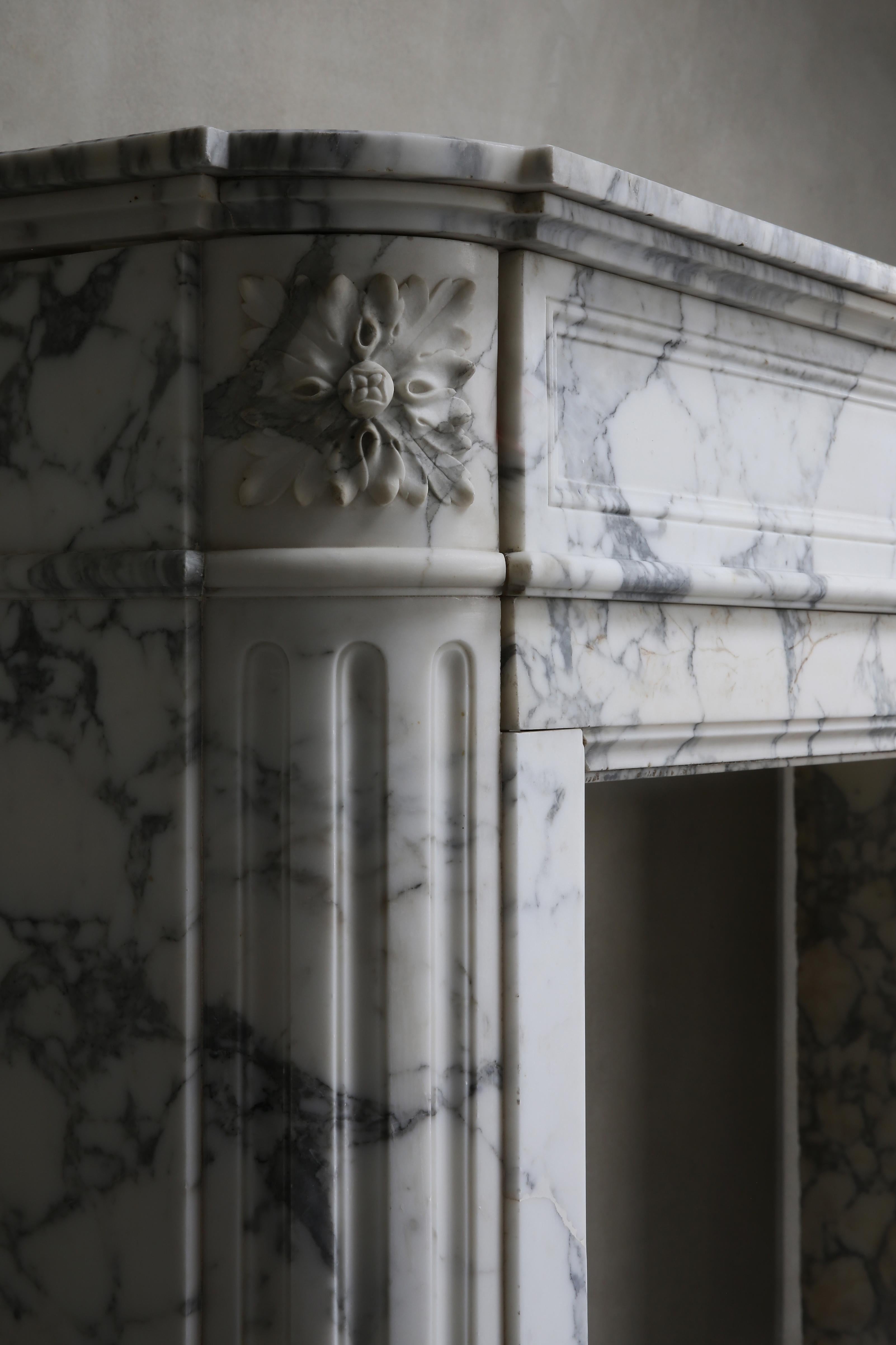 Antique Mantel of Arabescato Marble from Italy in Style of Louis XVI 5