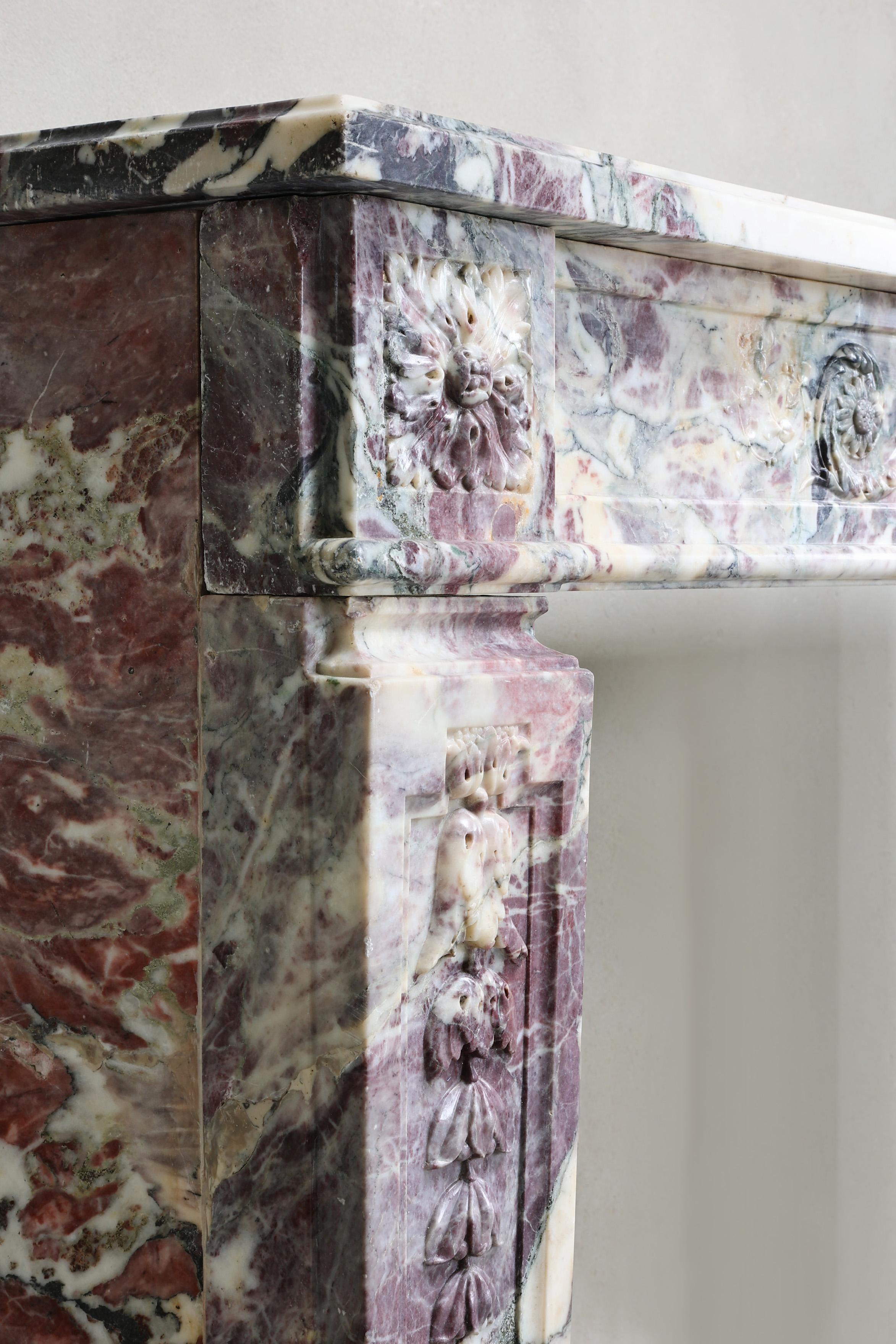 Antique Fireplace Mantel in Fleur de Pecher Marble For Sale 3