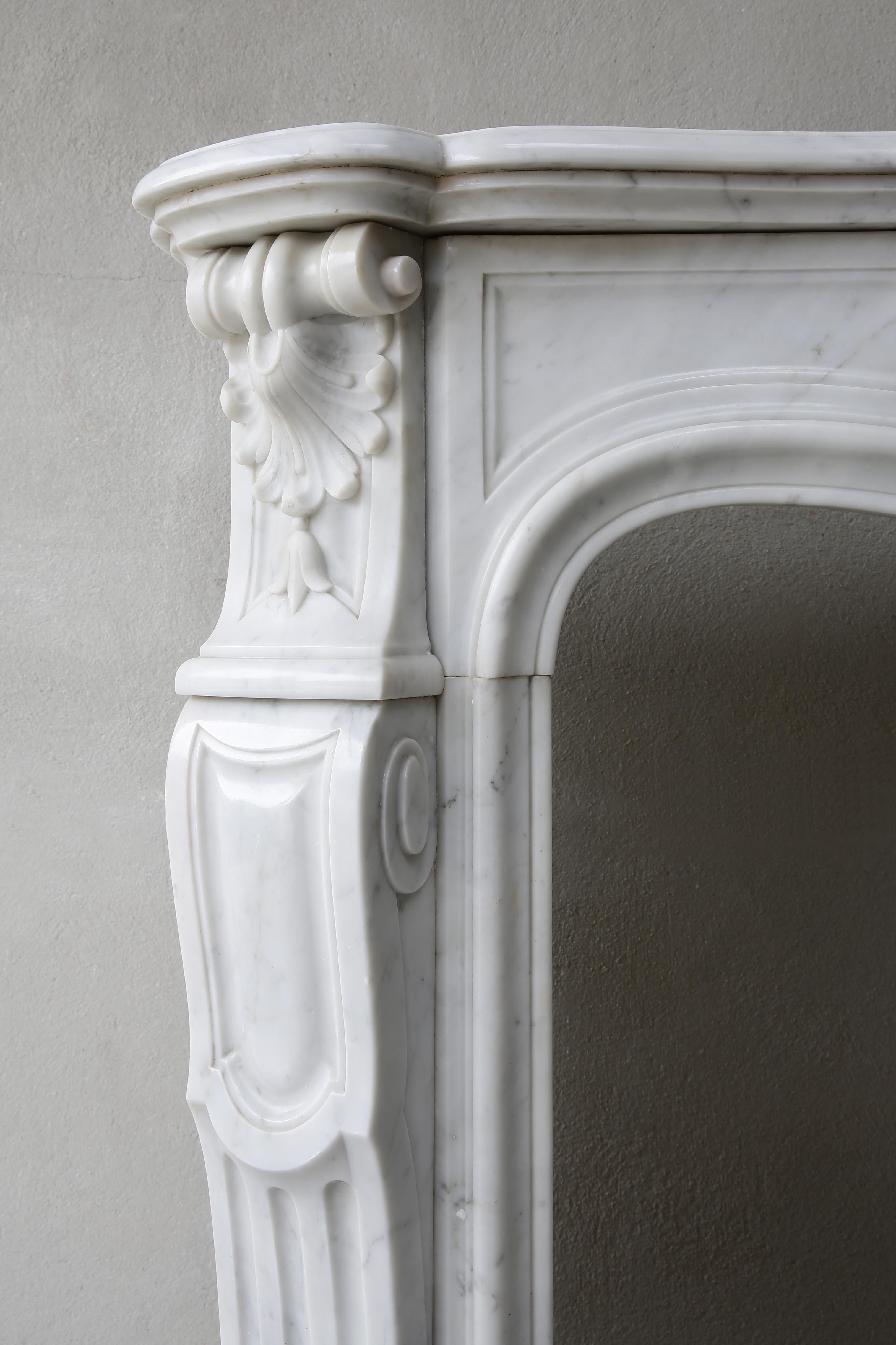 Mantel of White Carrara Marble in Style of Louis XV from the 19th Century For Sale 3