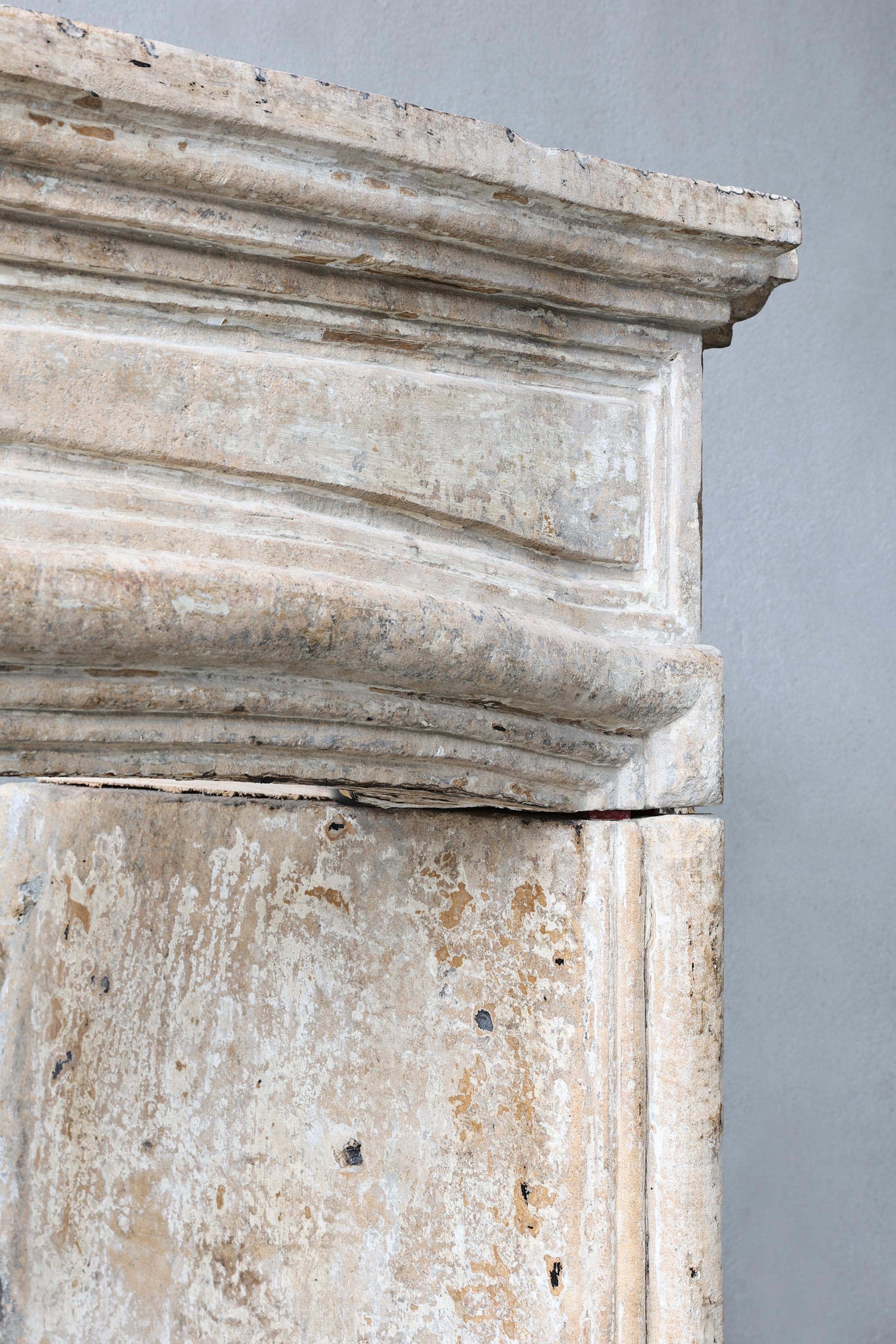 Antique mantel surround of French limestone, Louis XIV, 19th century For Sale 3