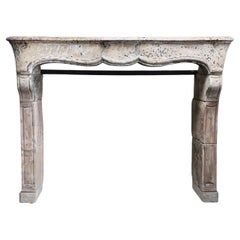 Cheminée ancienne en calcaire français, 19e siècle, style Louis XIV