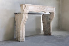 Antique French in pietra calcarea del XVIII secolo, Luigi XV