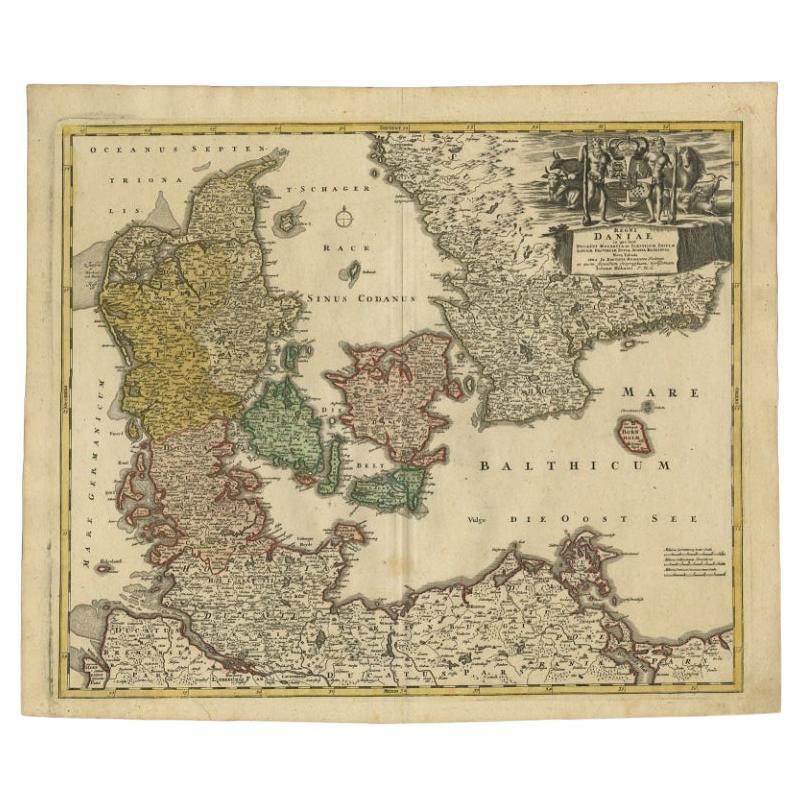 Carte ancienne du Danemark avec le Crest royal danois, vers 1730 en vente