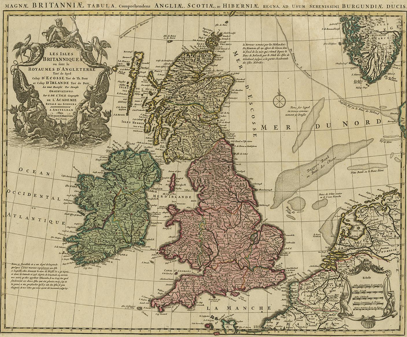 Jolie carte gravée à double page de Covens et Mortier des îles britanniques, basée sur la carte De L'Isle de 1702. La carte comporte un grand cartouche en haut à gauche, composé de nombreux éléments liés à la mer et surmonté de Poséidon.