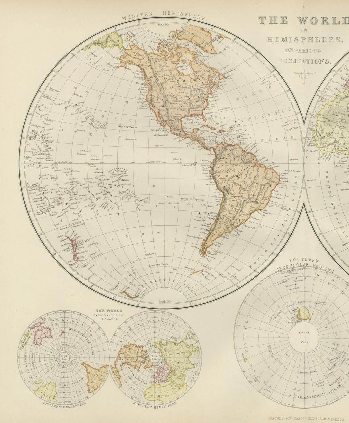 Carte ancienne du monde en hémisphères sur diverses projections, 1882 Bon état - En vente à Langweer, NL