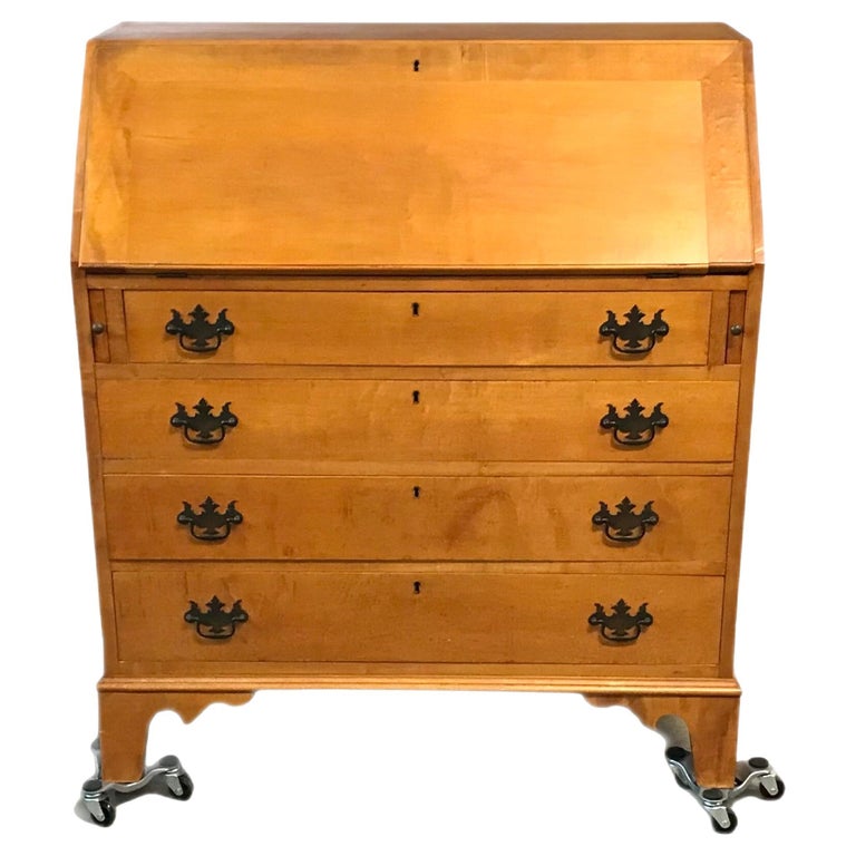 Antique Maple 4 Drawer Slant Front Desk For Sale at 1stDibs