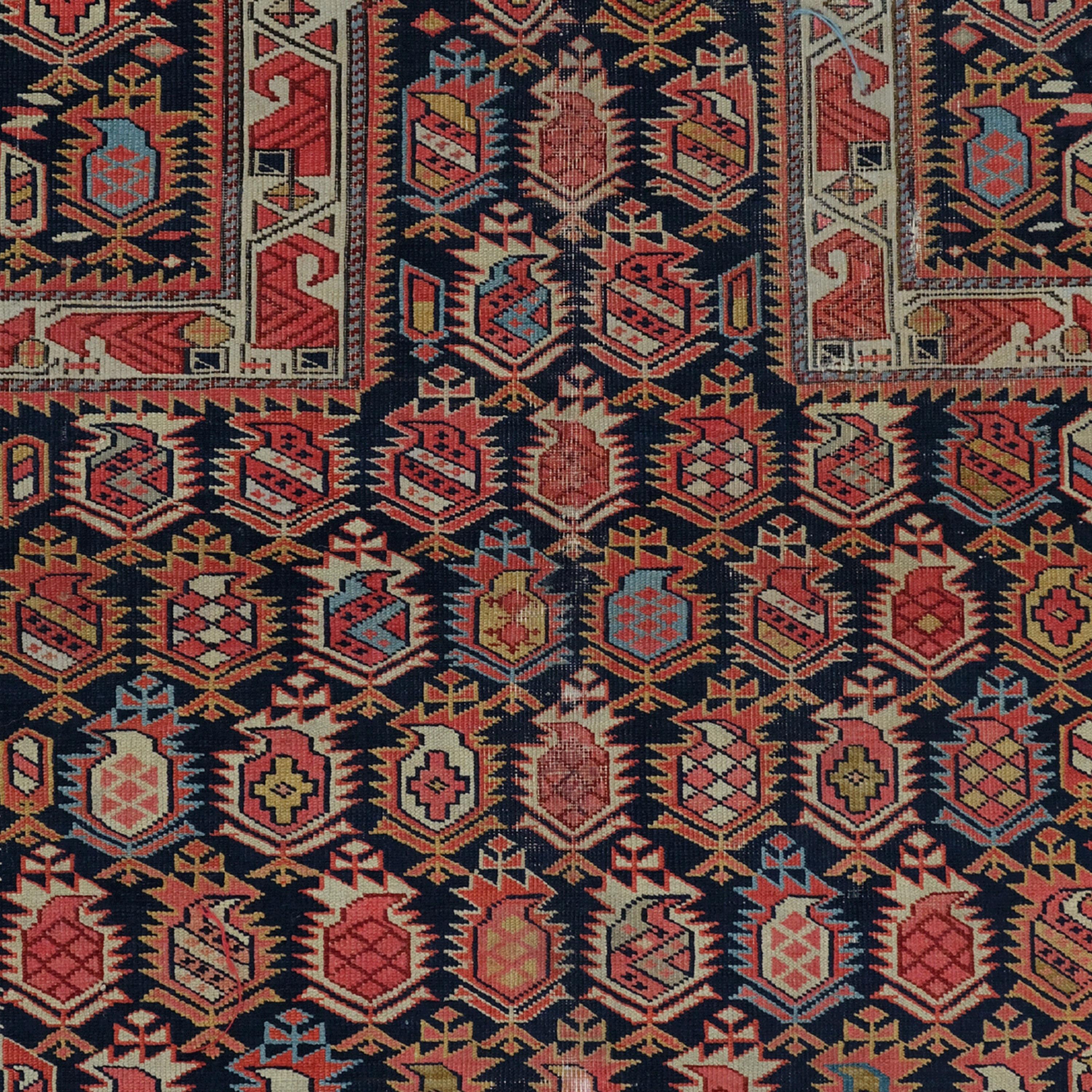 Antique Marasali Rug - 19th Century Caucasian Marasali Rug, Antique Rug In Good Condition For Sale In Sultanahmet, 34