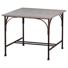 Table de jardin ancienne en marbre et fer de France, Circa 1920