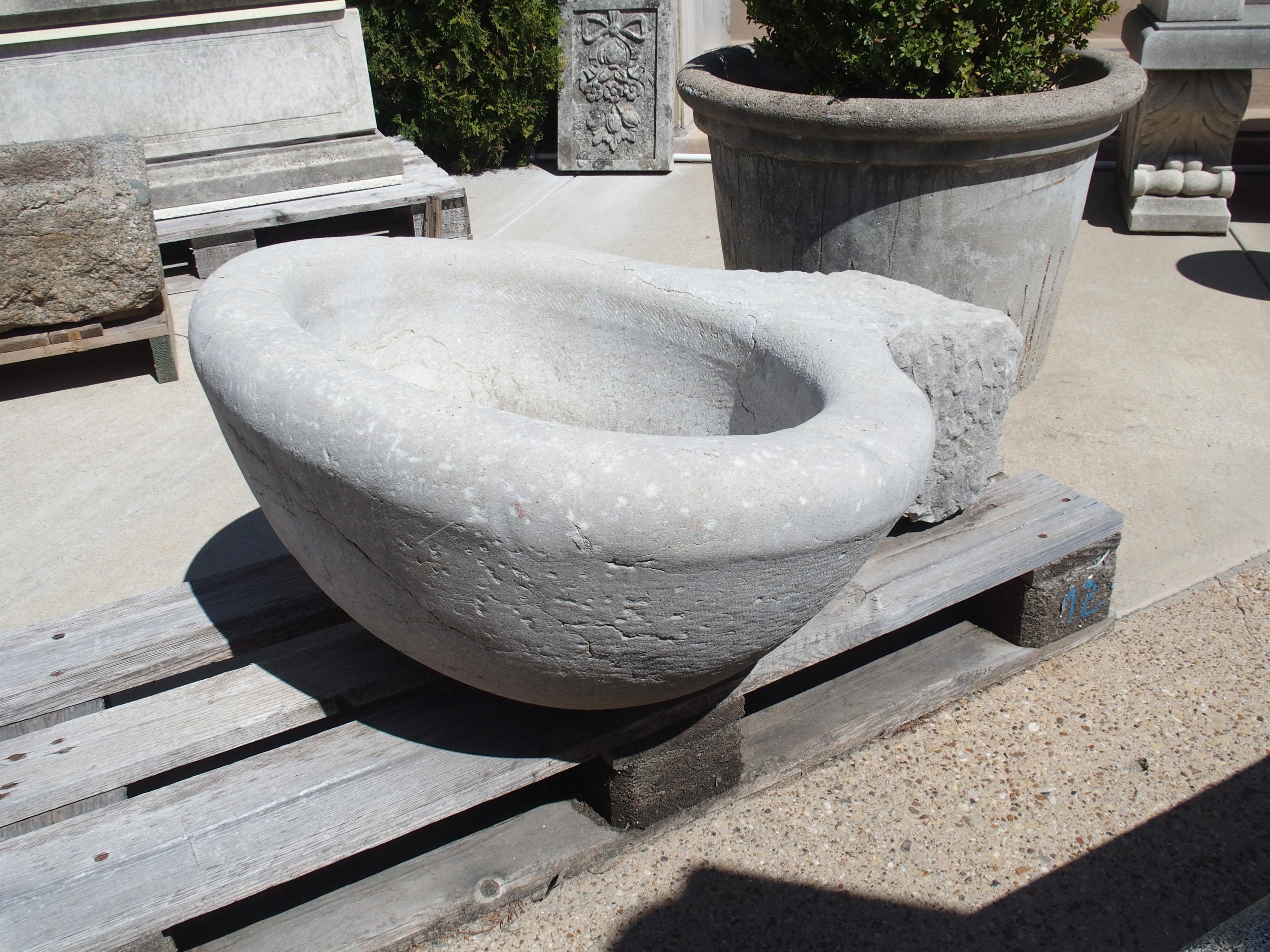 Sculpté à la main Vasque en marbre antique provenant d'une VILLA italienne, début des années 1900 en vente