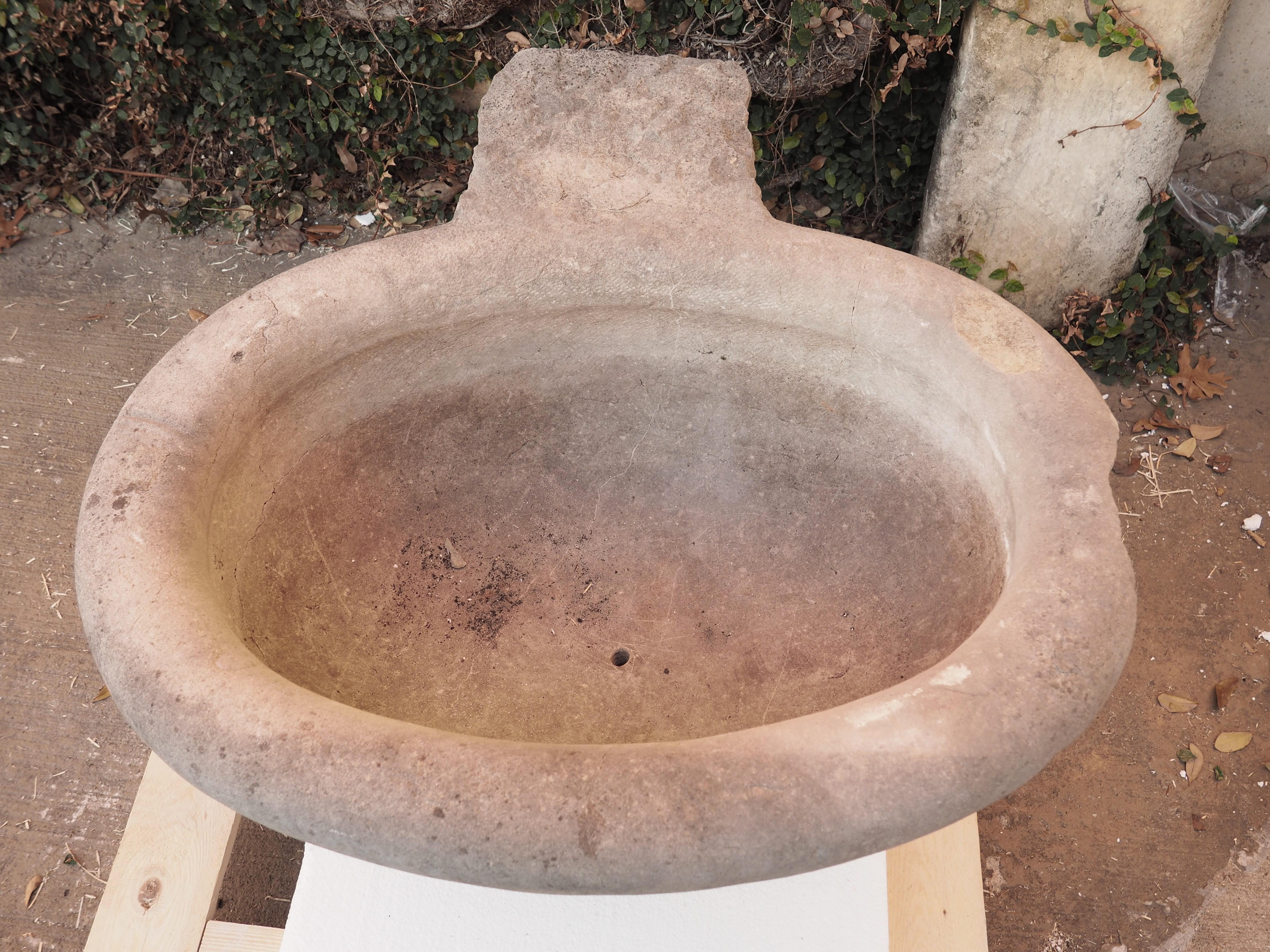 Antique Marble Basin from an Italian Villa, Early 1900s In Good Condition For Sale In Dallas, TX
