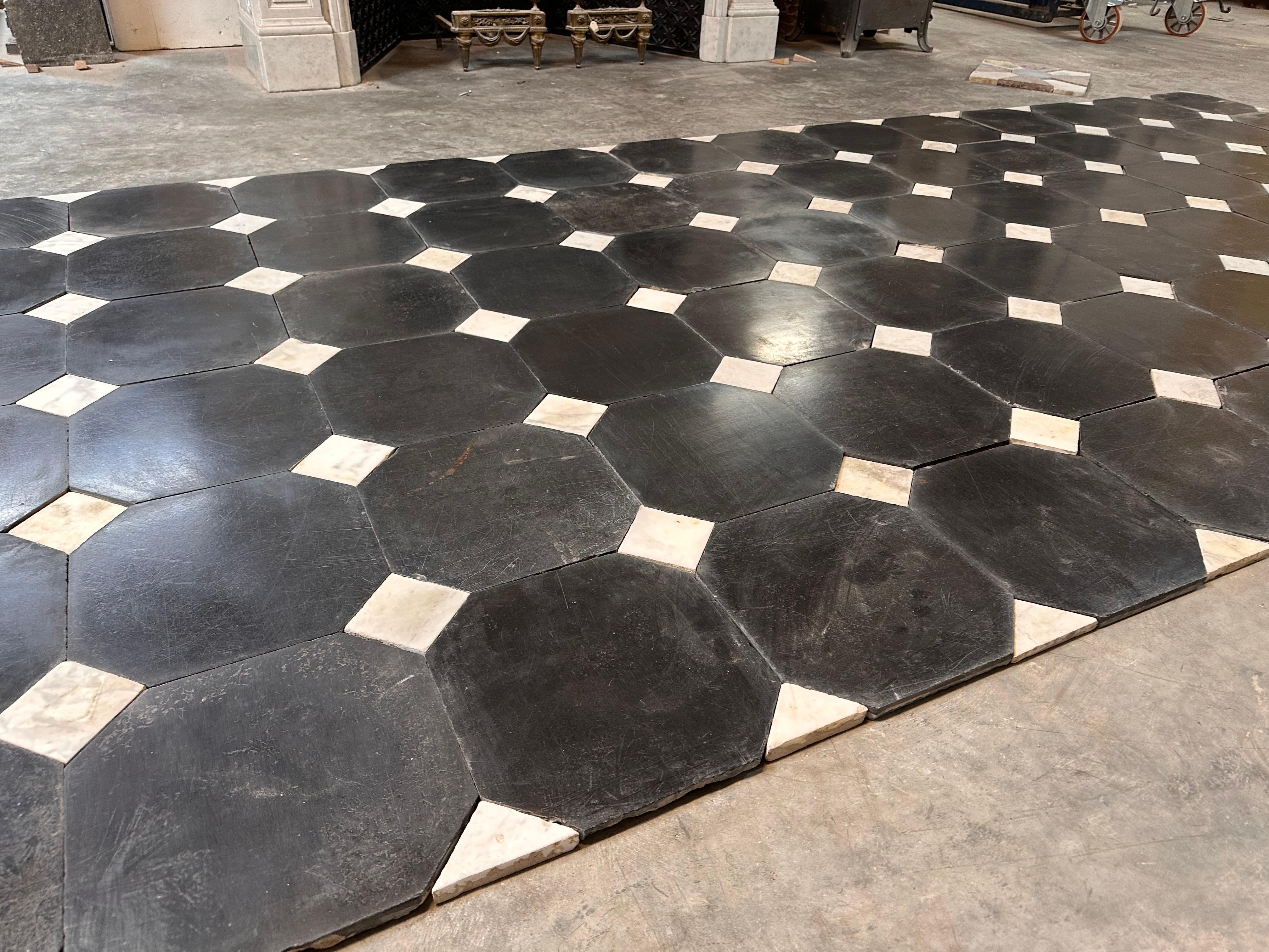 Tapis cabochon de marbre antique en vente 7
