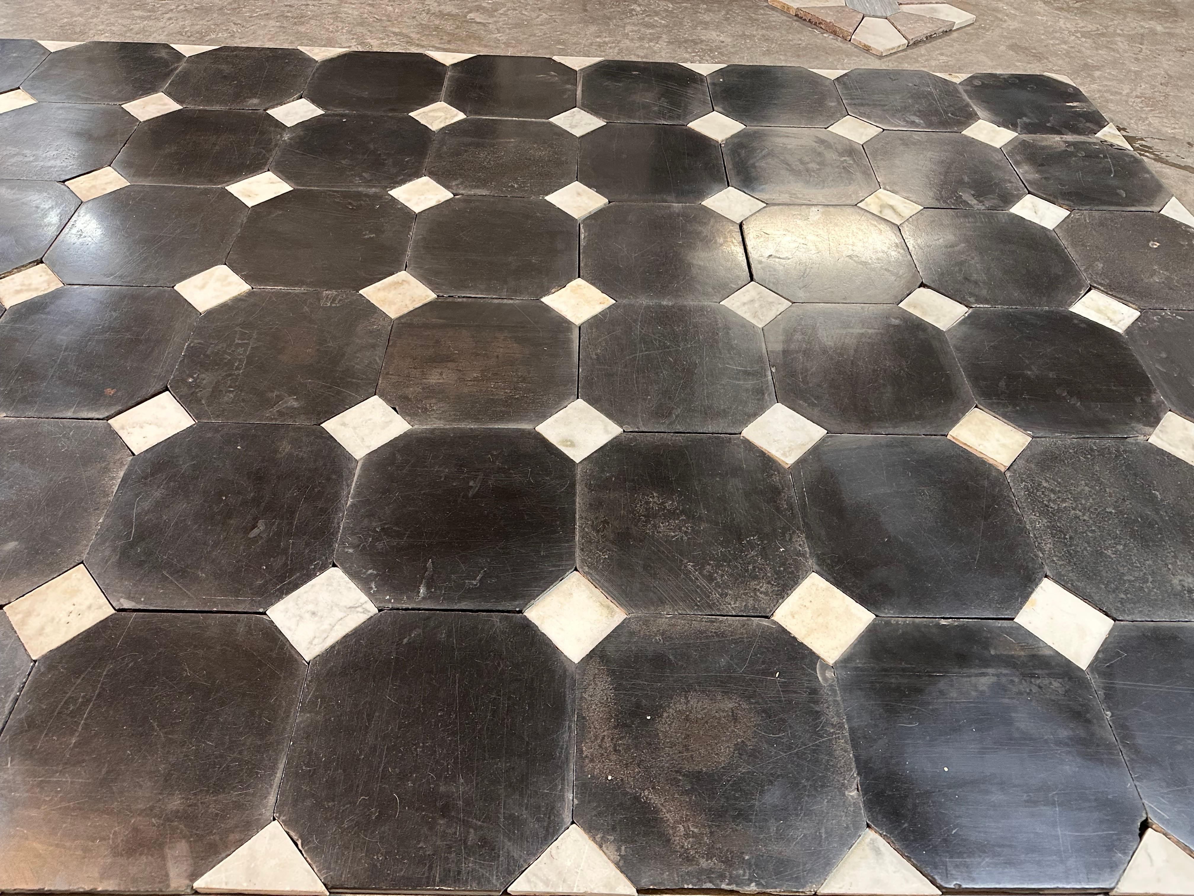 Tapis cabochon de marbre antique en vente 8