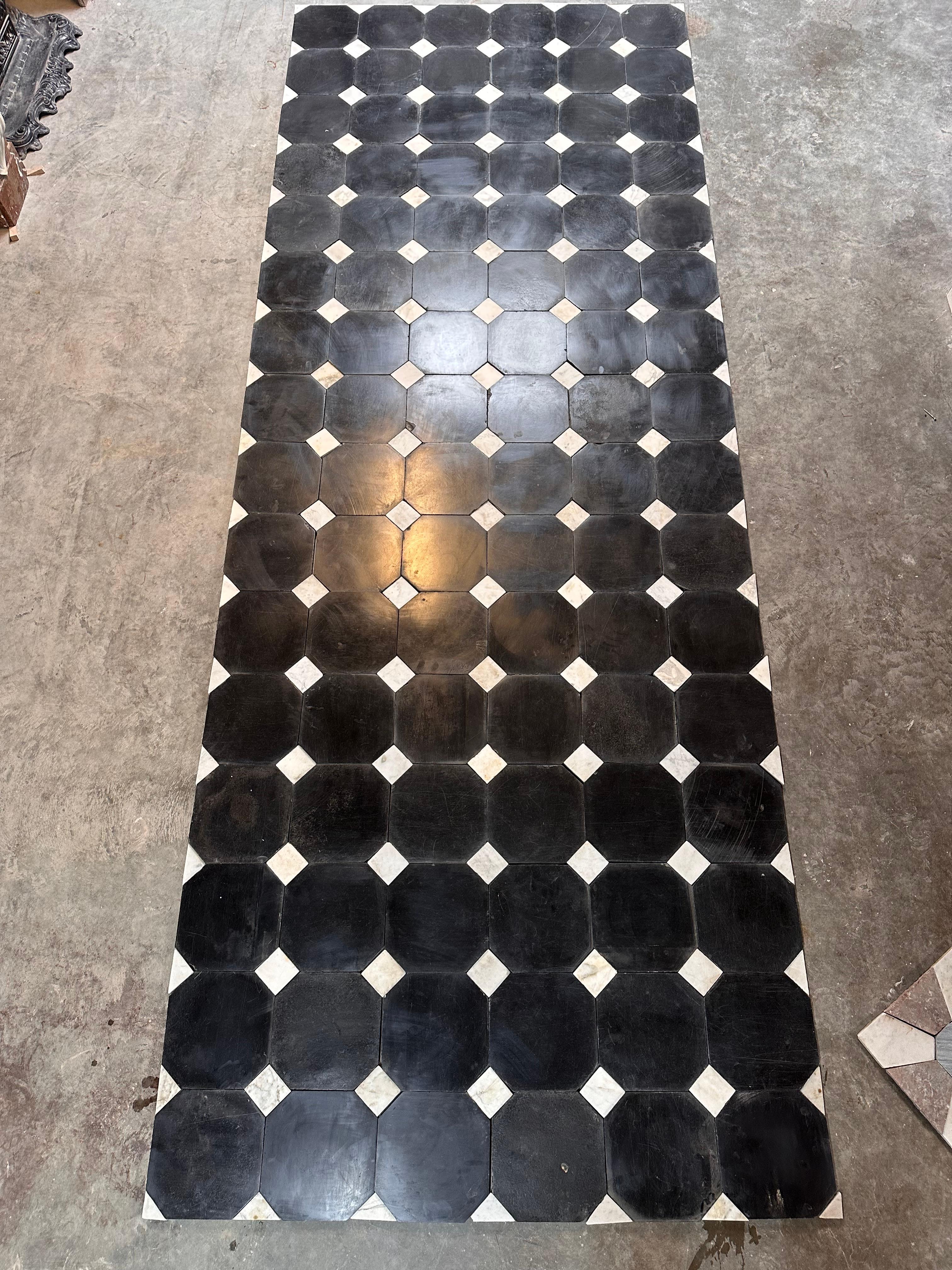 Tapis cabochon de marbre antique en vente 9
