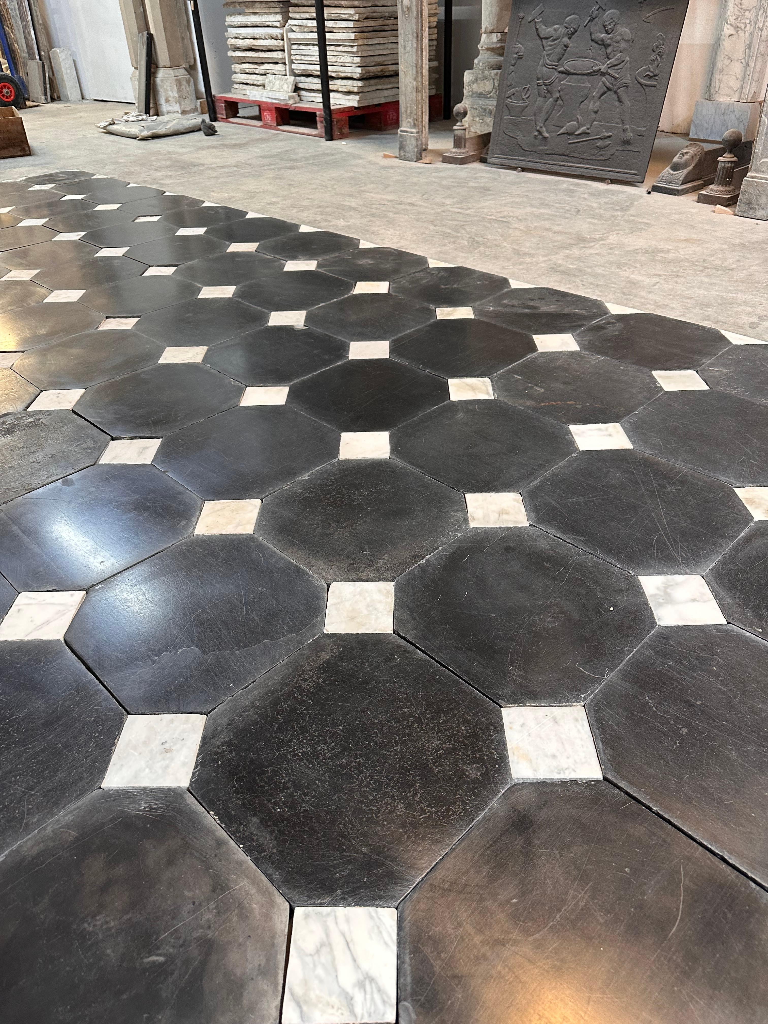 Tapis cabochon de marbre antique Bon état - En vente à Haarlem, Noord-Holland