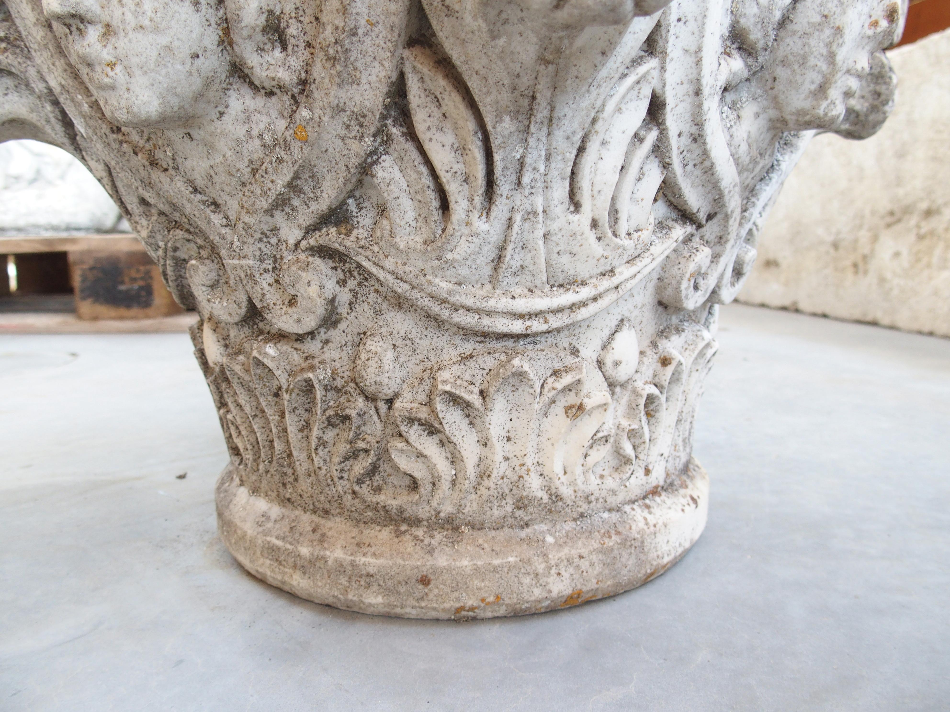 Antiguo Capitel de Columna de Mármol de Lourmarin, Francia, Siglo XIX siglo XIX en venta